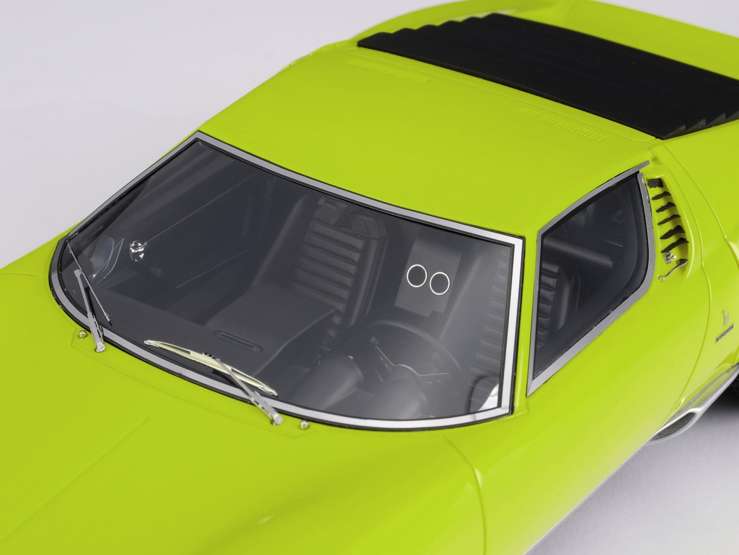 Amalgam Lamborghini Miura P400 SV | 1:18 – Bild 38