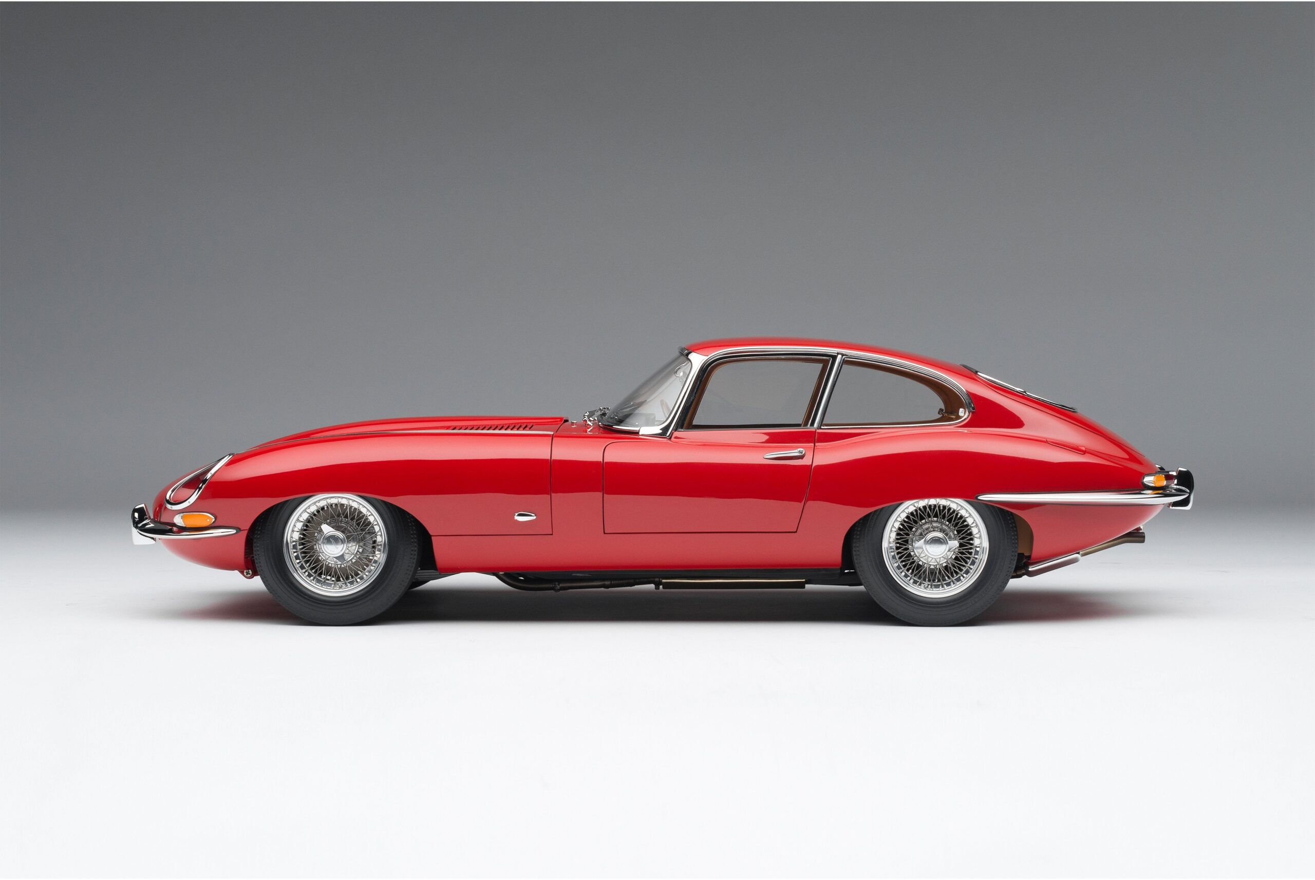 Amalgam Jaguar E-Type Series 1 Coupe (1961) - Rot | 1:8 – Bild 9