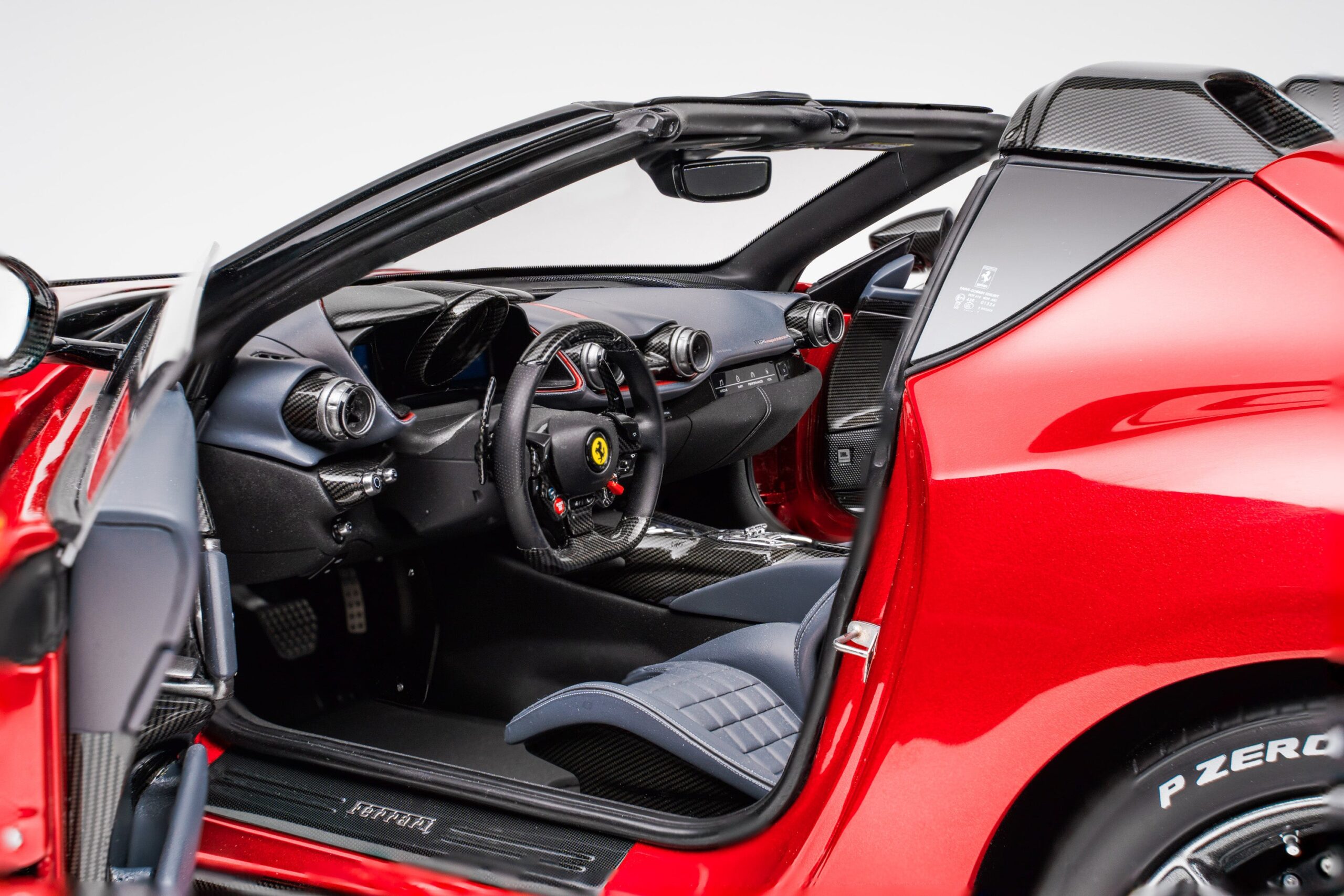 Amalgam Ferrari 812 Competizione A (2021) - Rot | 1:8 - Image 10