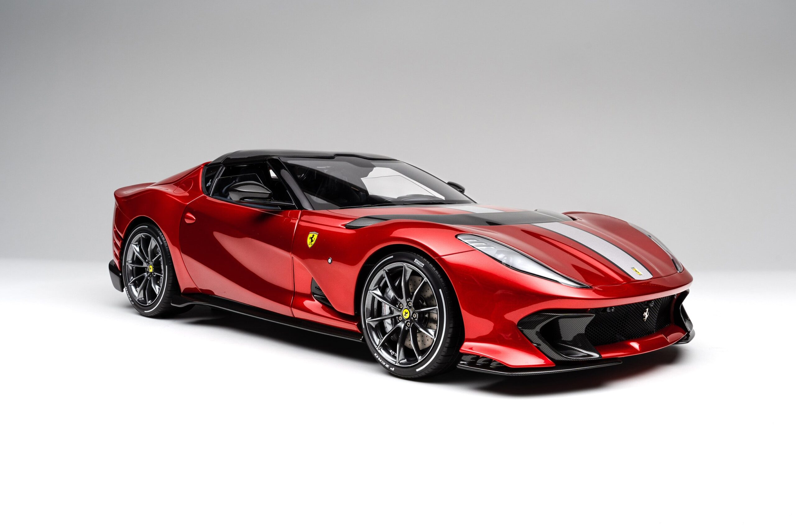 Amalgam Ferrari 812 Competizione A (2021) - Rot | 1:8 - Image 5