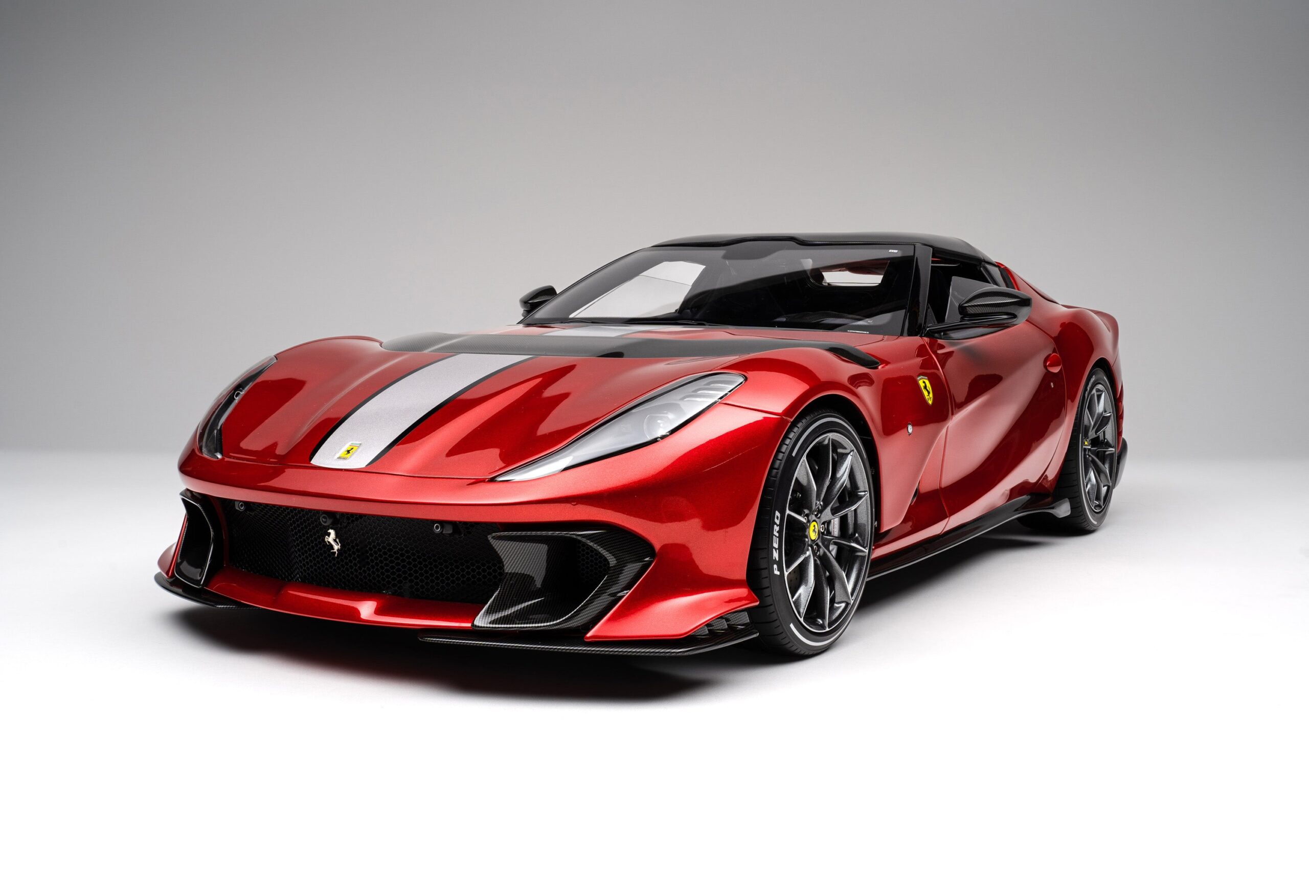 Amalgam Ferrari 812 Competizione A (2021) - Rot | 1:8 - Image 16