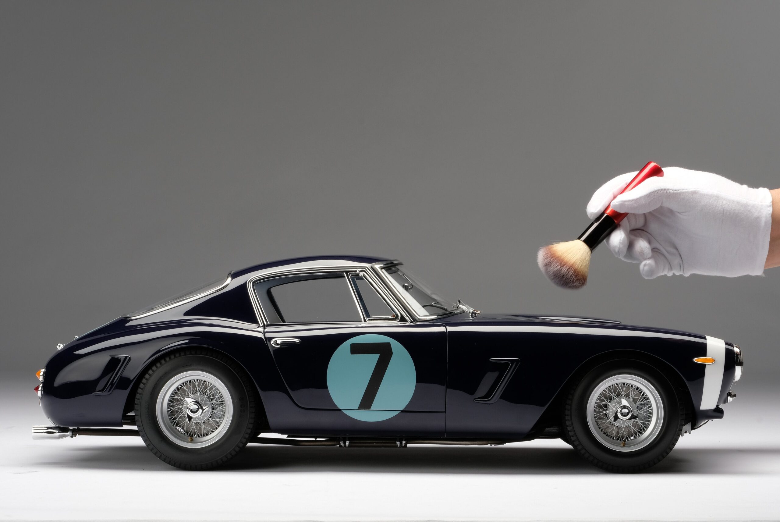 Amalgam Ferrari 250 GT Berlinetta Competizione SWB 1961 Goodwood TT Winner Moss - Blau | 1:8 – Bild 4