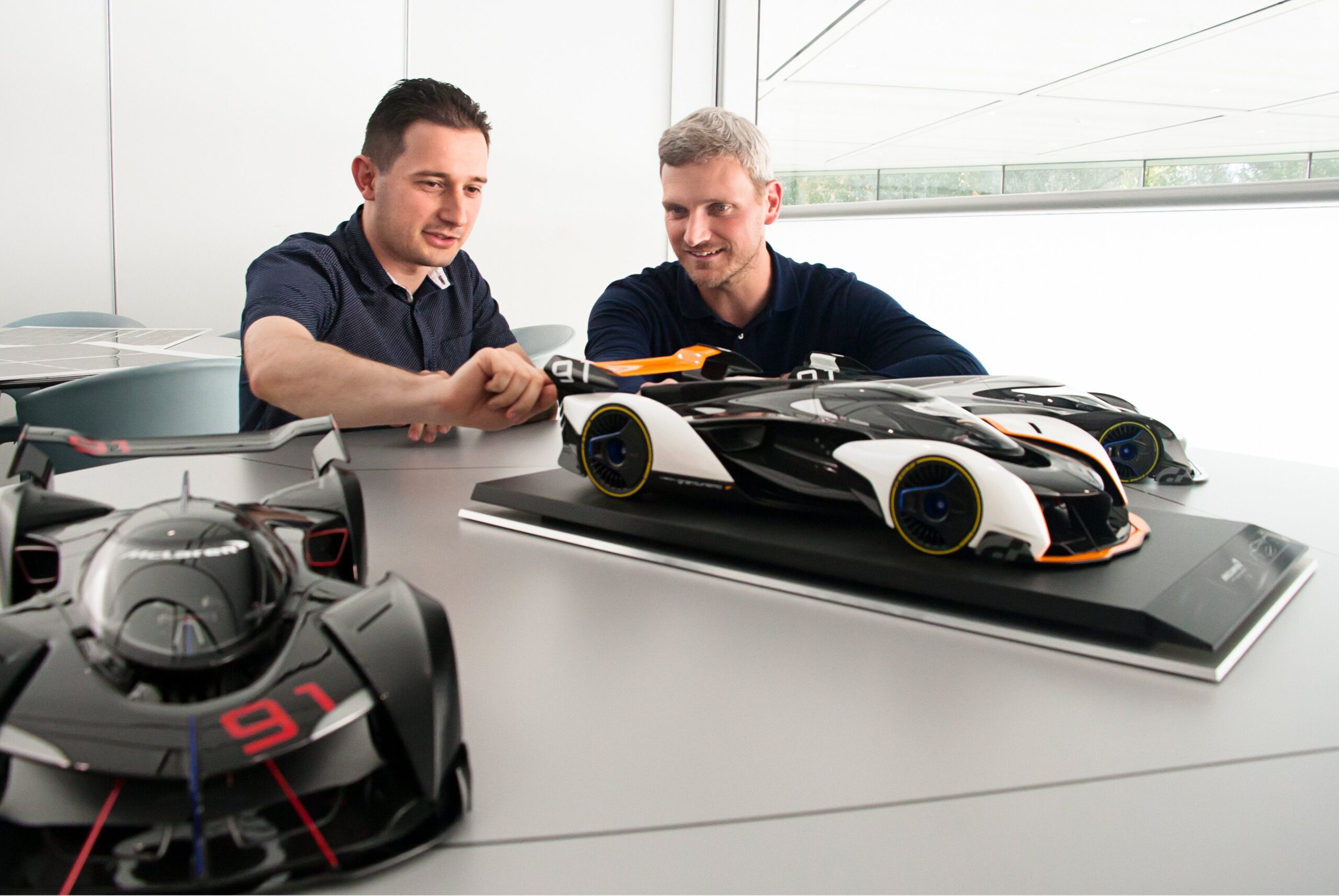 Amalgam McLaren Ultimate Vision Gran Turismo (2017) Signed Edition - Mehrfarbig | 1:8 – Bild 5