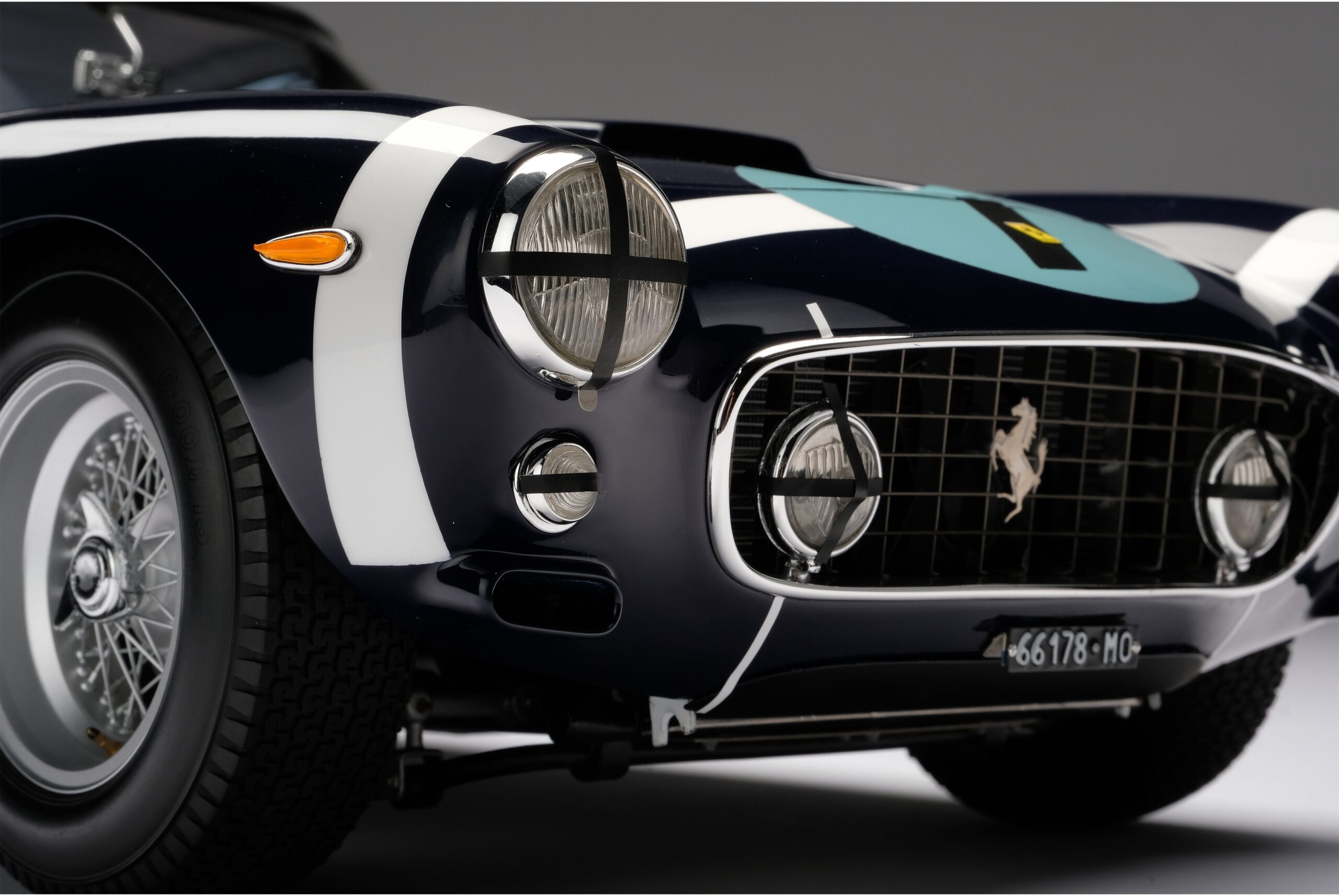Amalgam Ferrari 250 GT Berlinetta Competizione SWB 1961 Goodwood TT Winner Moss - Blau | 1:8 – Bild 12