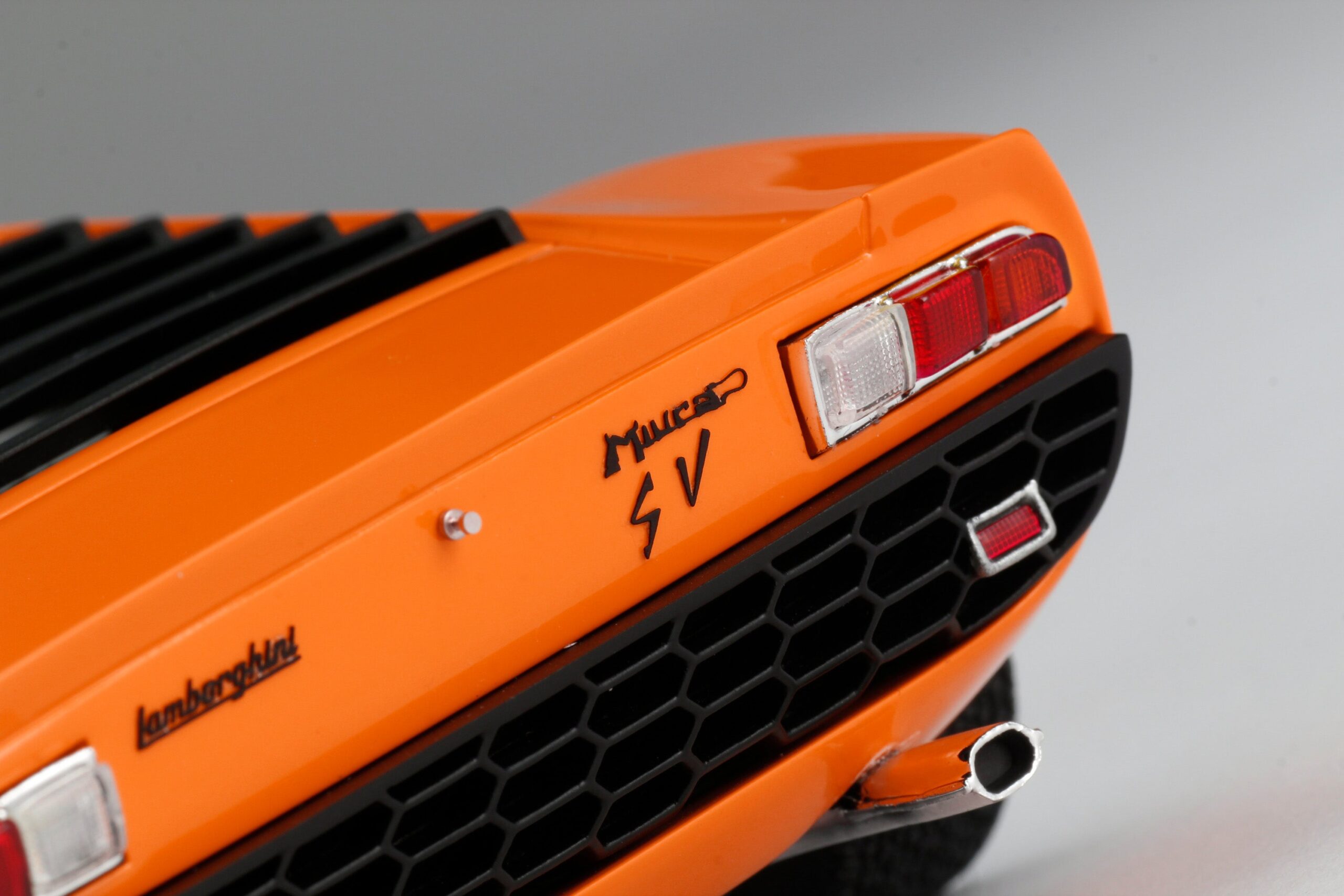 Amalgam Lamborghini Miura P400 SV | 1:18 – Bild 25