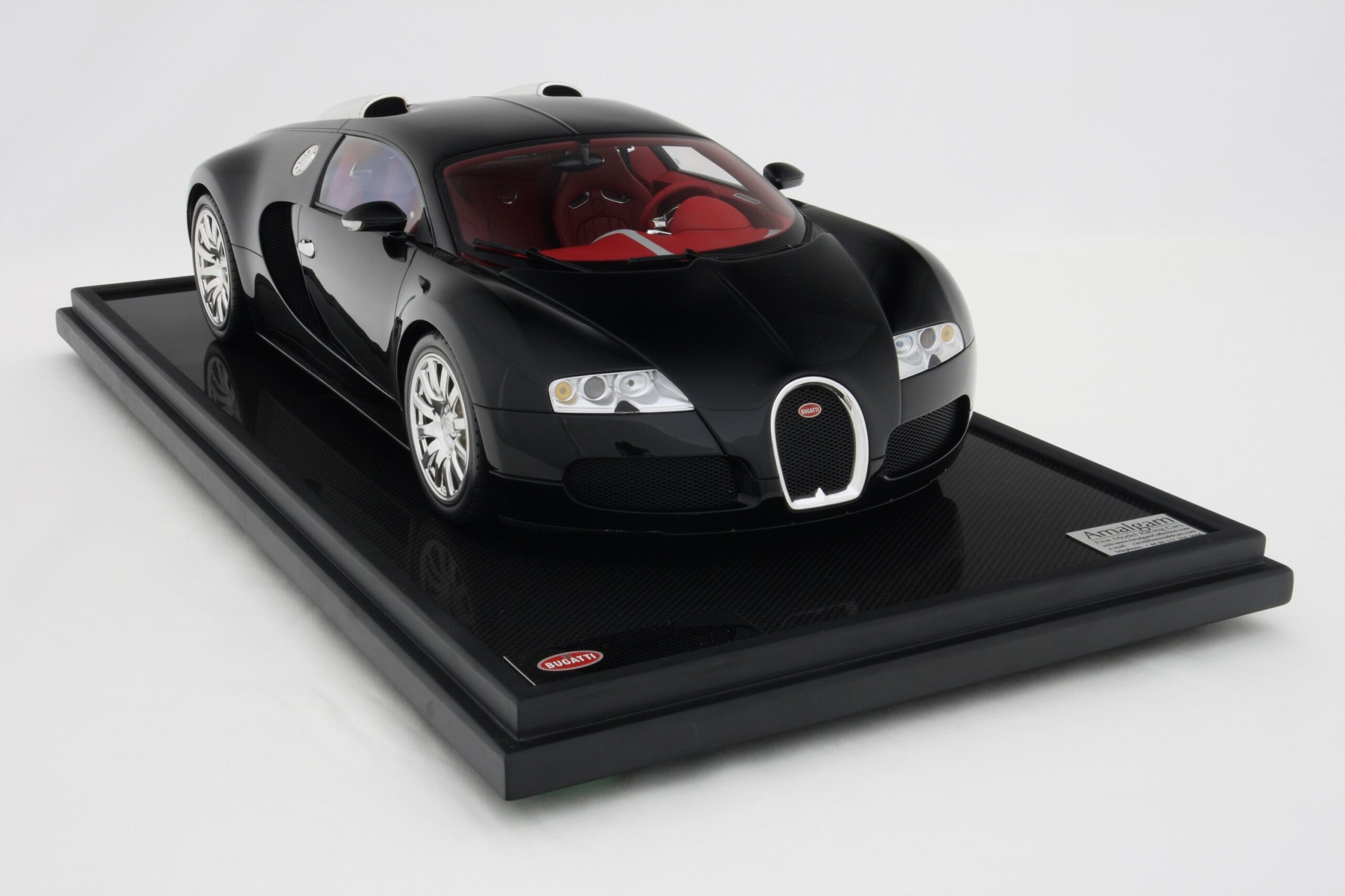 Amalgam Bugatti Veyron (2005) - Schwarz/Rot | 1:8 – Bild 5