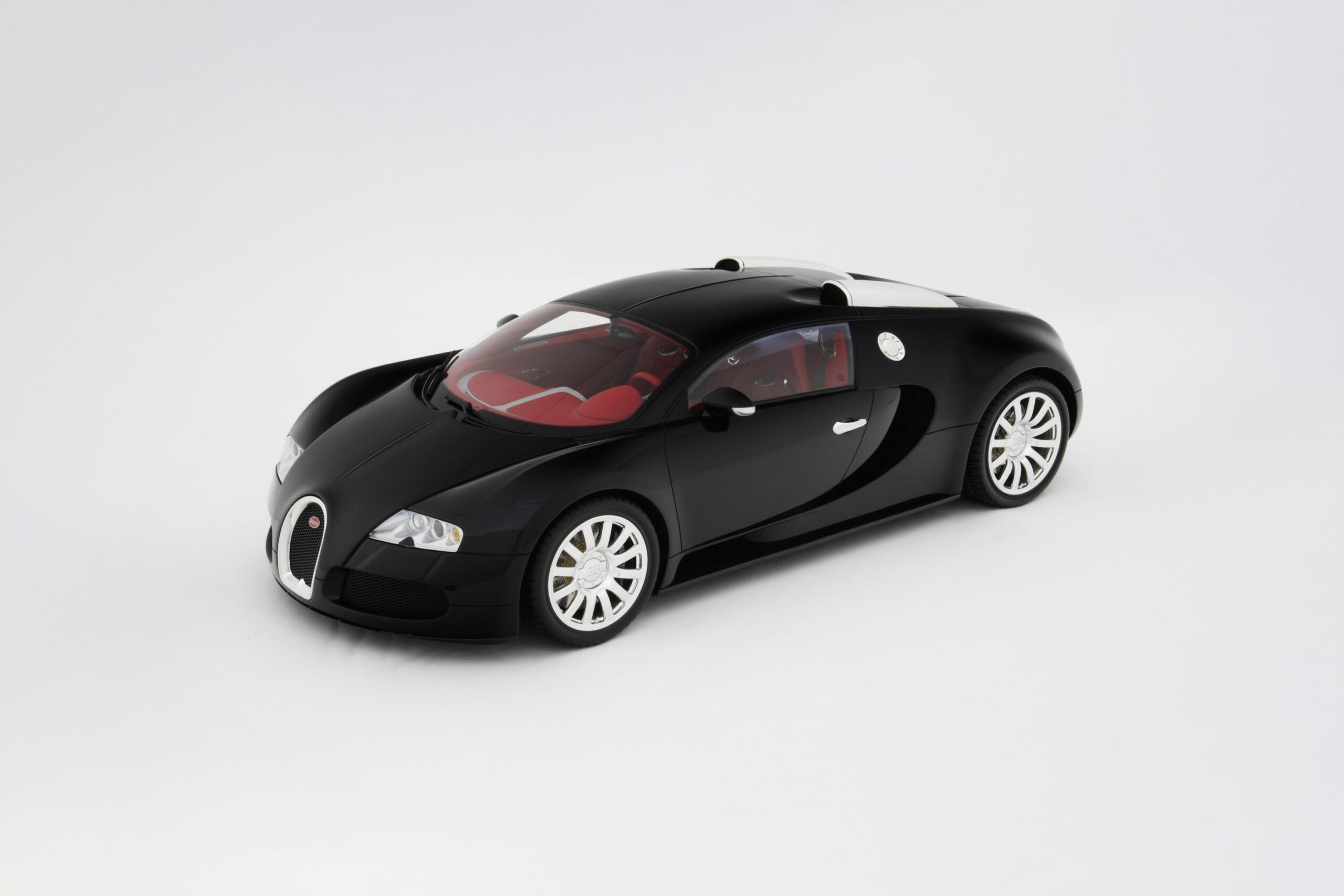 Amalgam Bugatti Veyron (2005) - Schwarz/Rot | 1:8 – Bild 8