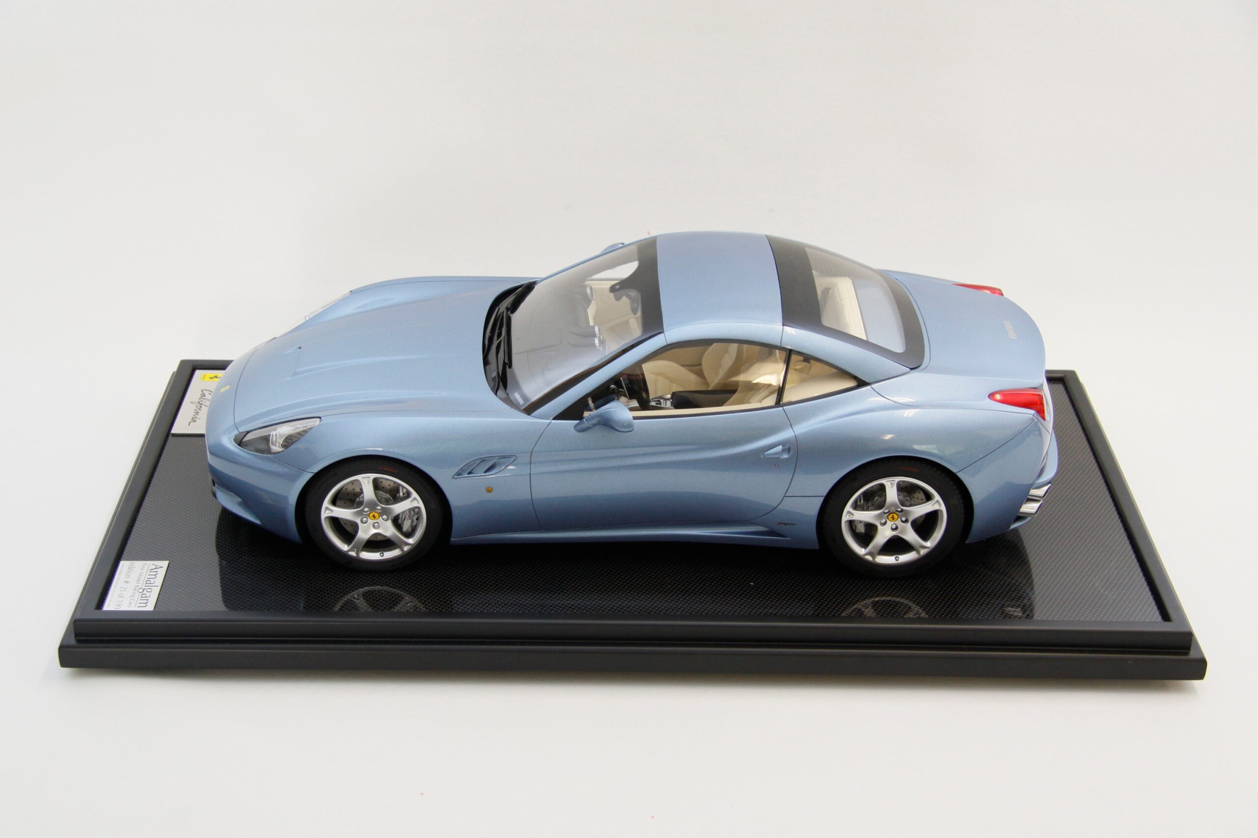 Amalgam Ferrari California (2008) - Rot, Blau | 1:8 - 画像20