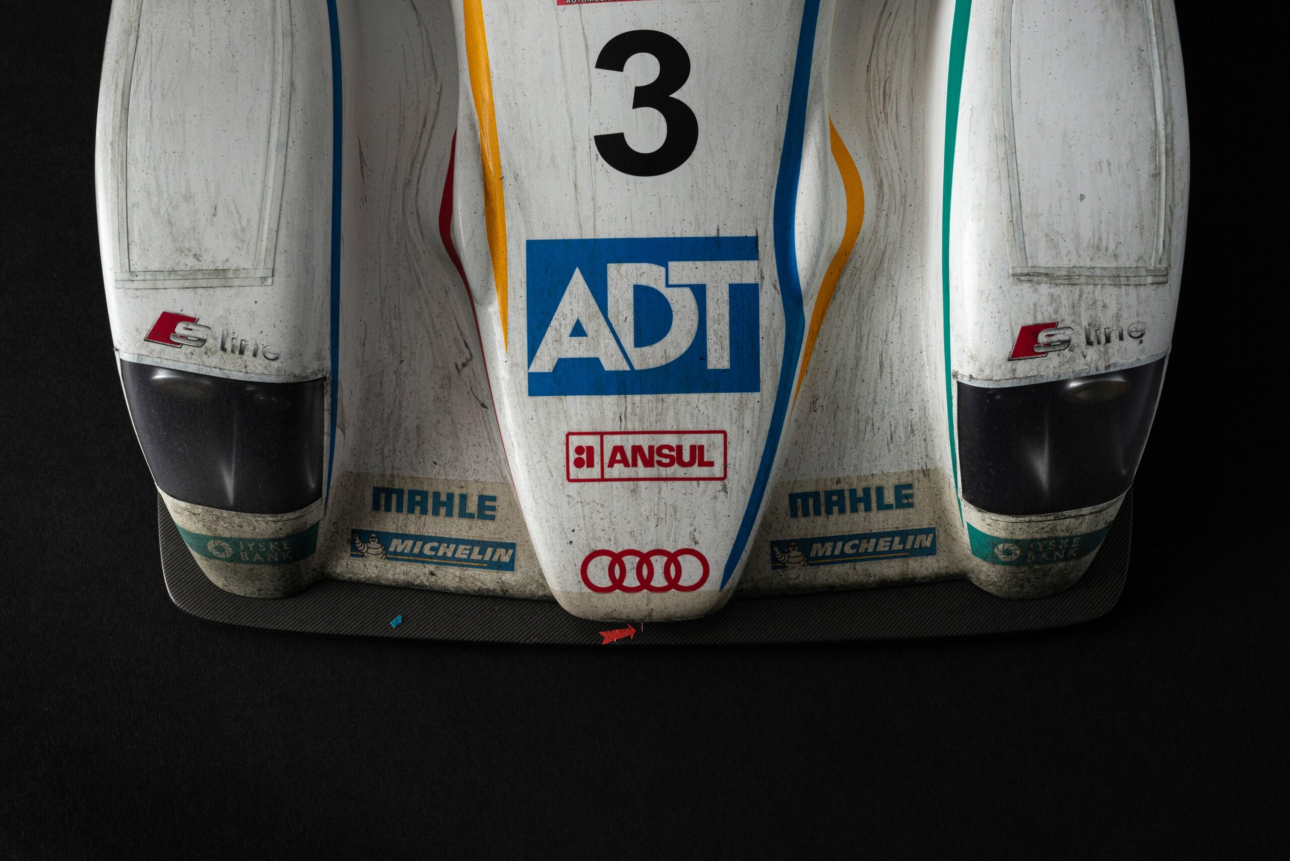 Amalgam Audi R8 2005 Le Mans Sieger #3 Race Weathered | 1:8 – Bild 8