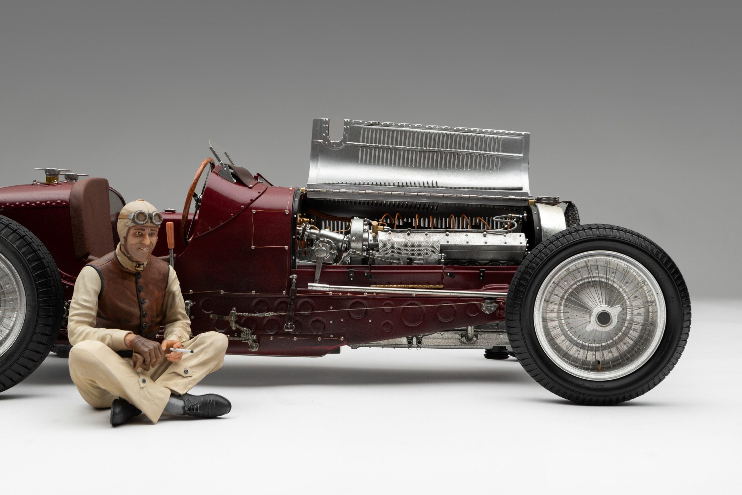 Amalgam Bugatti Type 59 1934 Monaco Grand Prix - Tazio Nuvolari Figure Edition - Rot | 1:8 - Image 7