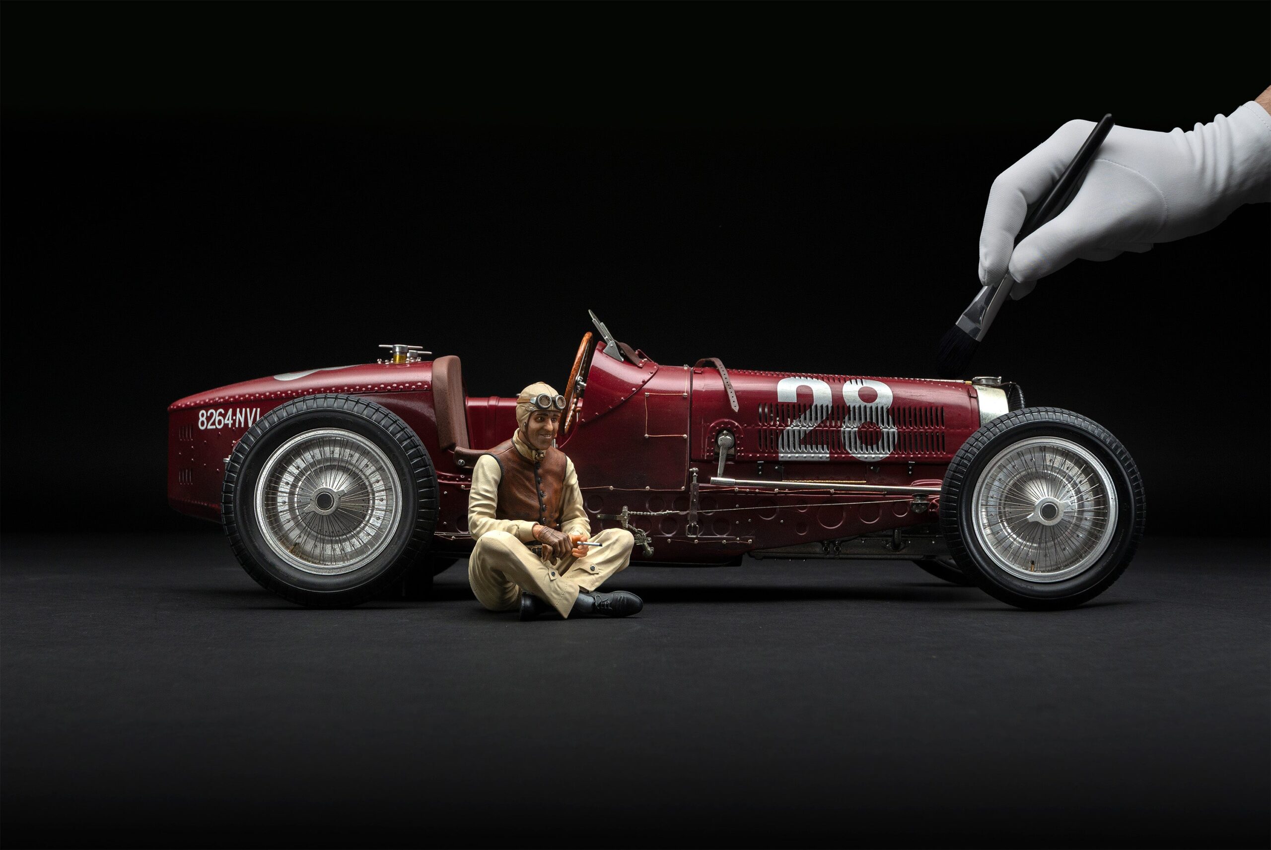 Amalgam Bugatti Type 59 1934 Monaco Grand Prix - Tazio Nuvolari Figure Edition - Rot | 1:8 - Image 3