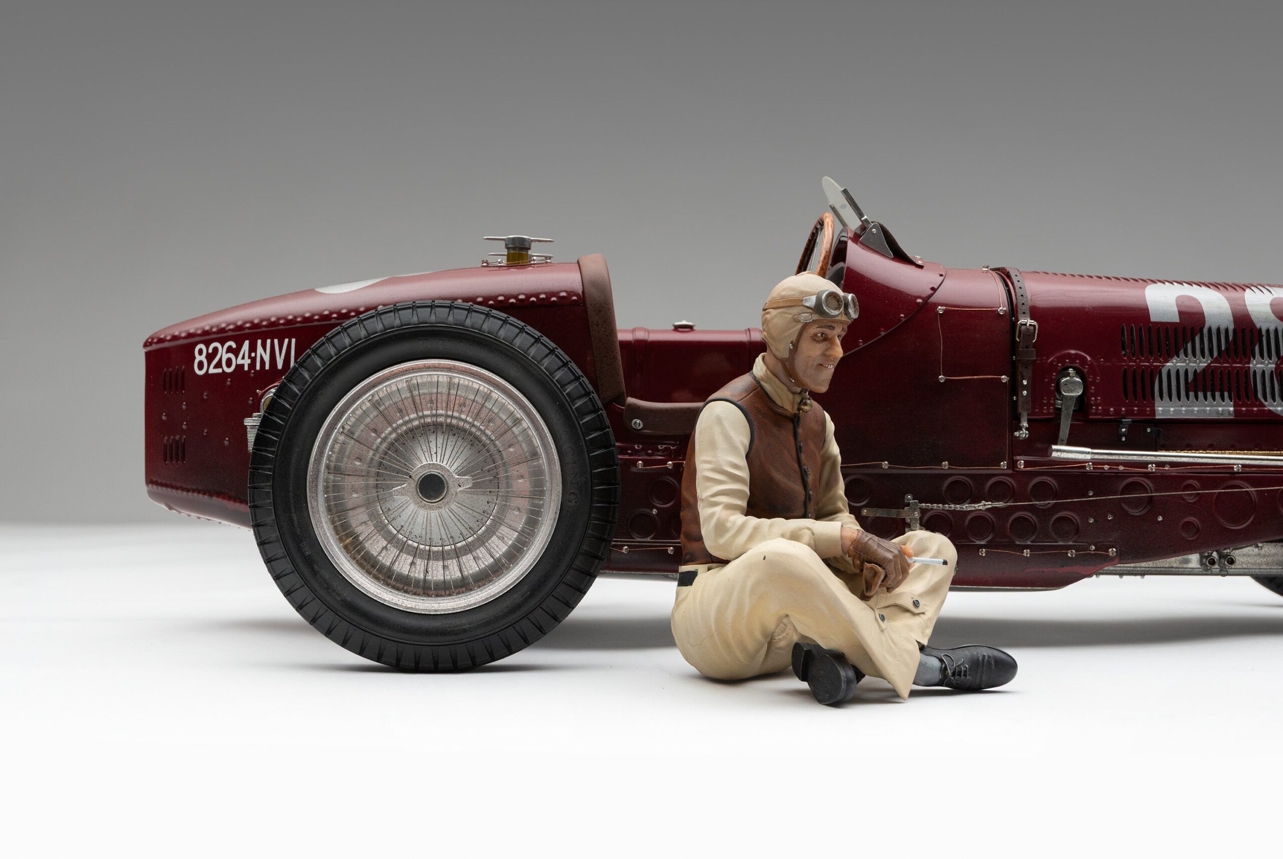 Amalgam Bugatti Type 59 1934 Monaco Grand Prix - Tazio Nuvolari Figure Edition - Rot | 1:8 - Image 11