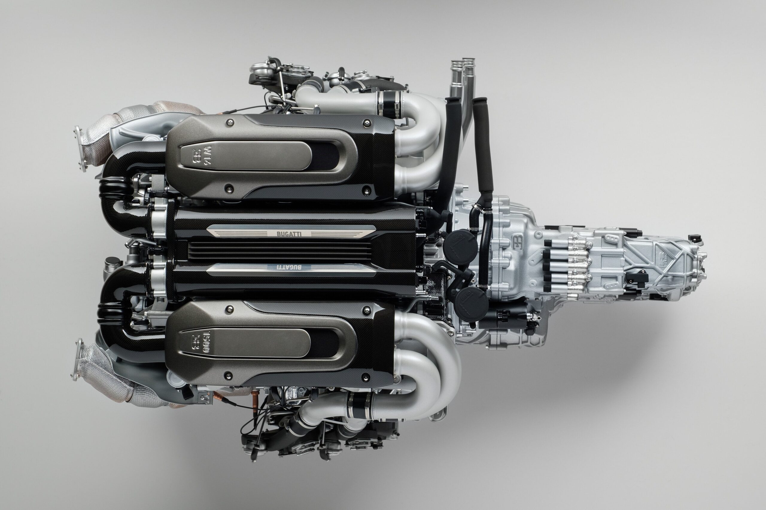 Amalgam Bugatti Chiron 8.0L W16 Motor und Getriebe (2016) - Silber, Blau & Schwarz | 1:4 - Image 9