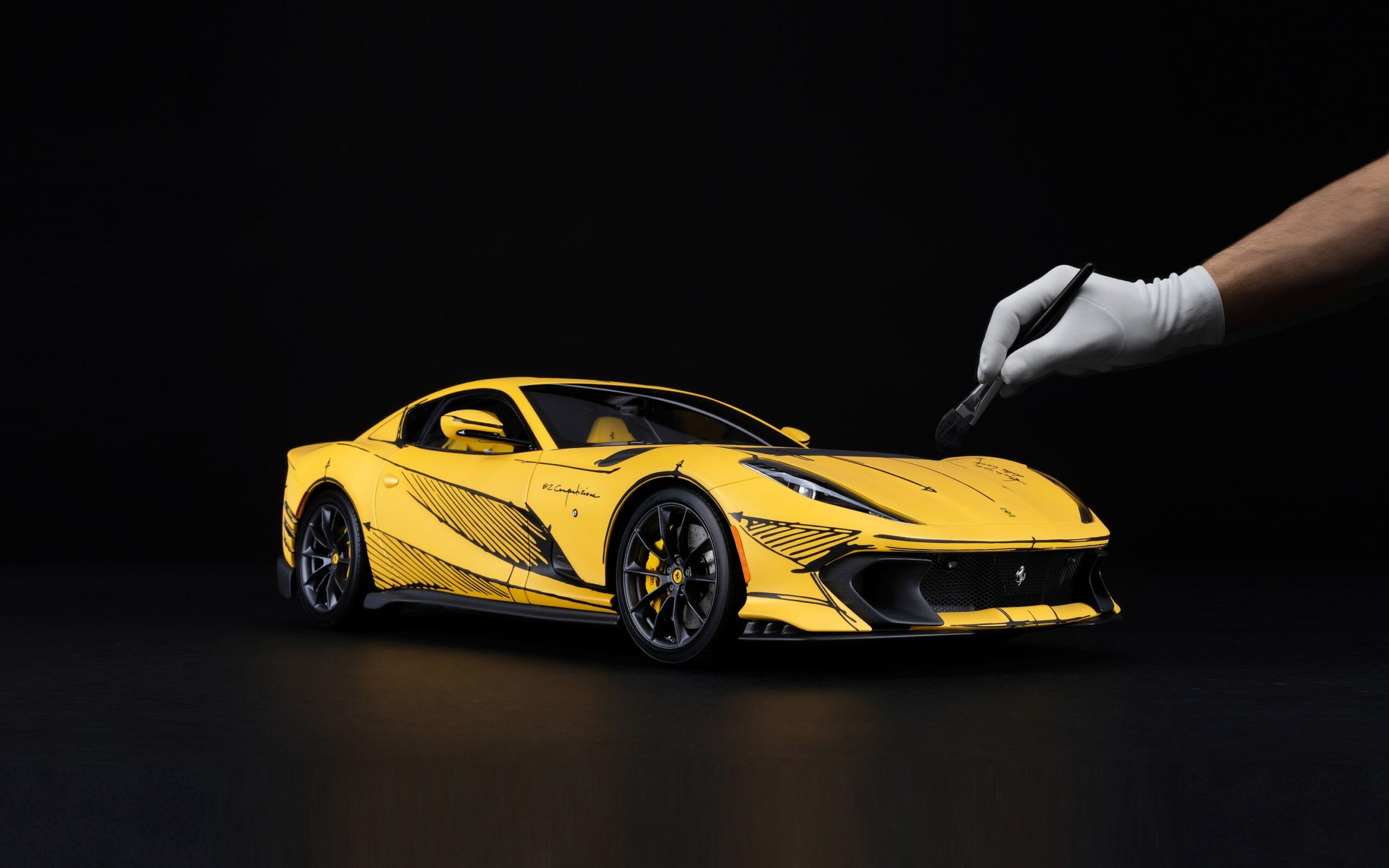 Amalgam Ferrari 812 Competizione & Competizione A Tailor Made | 1:8
