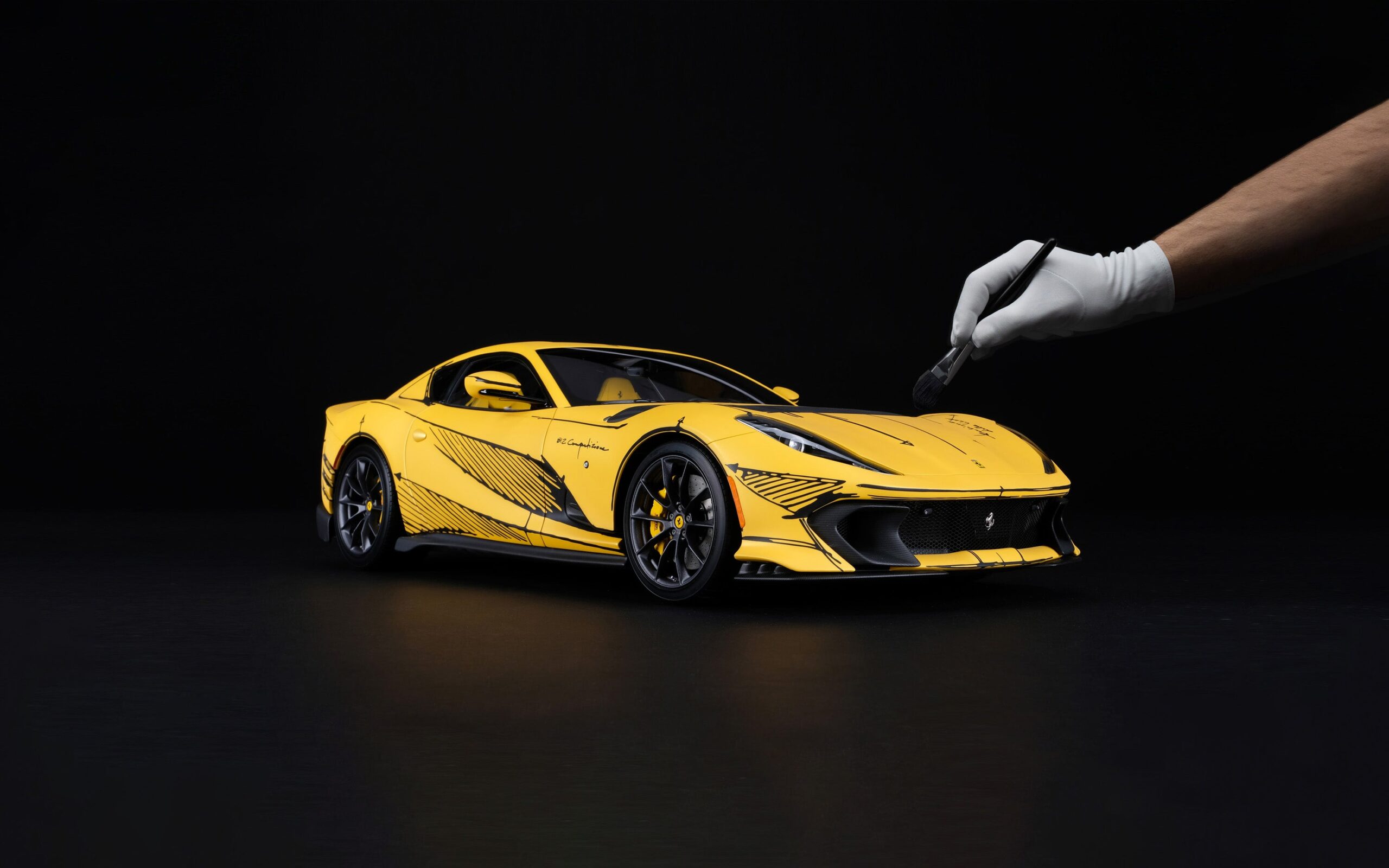 Amalgam Ferrari 812 Competizione & Competizione A Tailor Made | 1:8 - Image 2