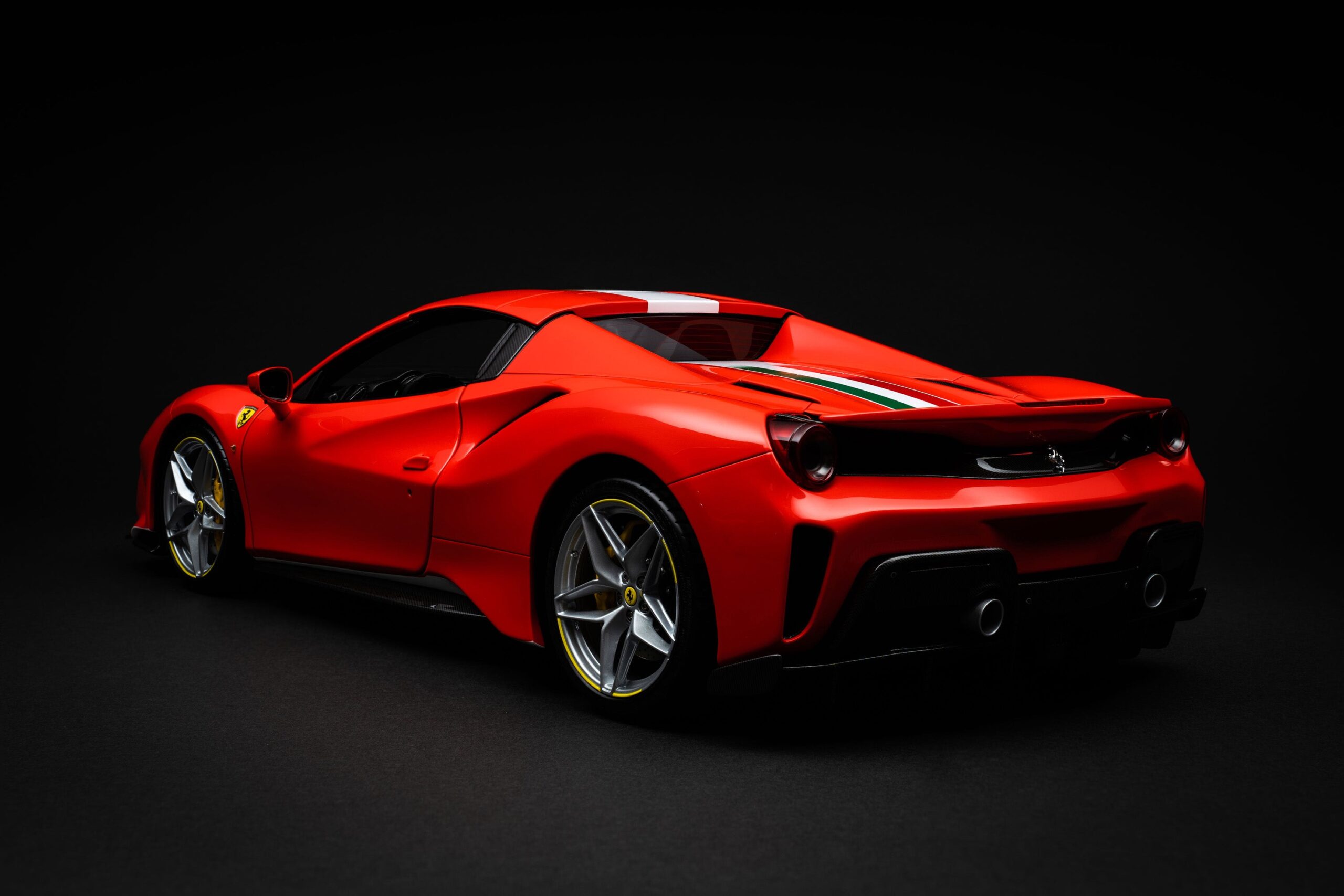Amalgam Ferrari 488 GTB & Spider Tailor Made | 1:8 - Image 10