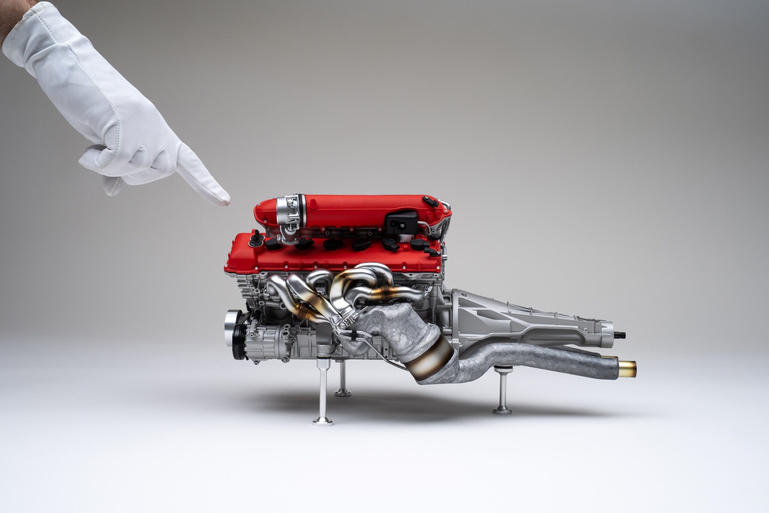 Amalgam Ferrari 12Cilindri V12 F140HD Engine and Gearbox | 1:4 - Imagen 4