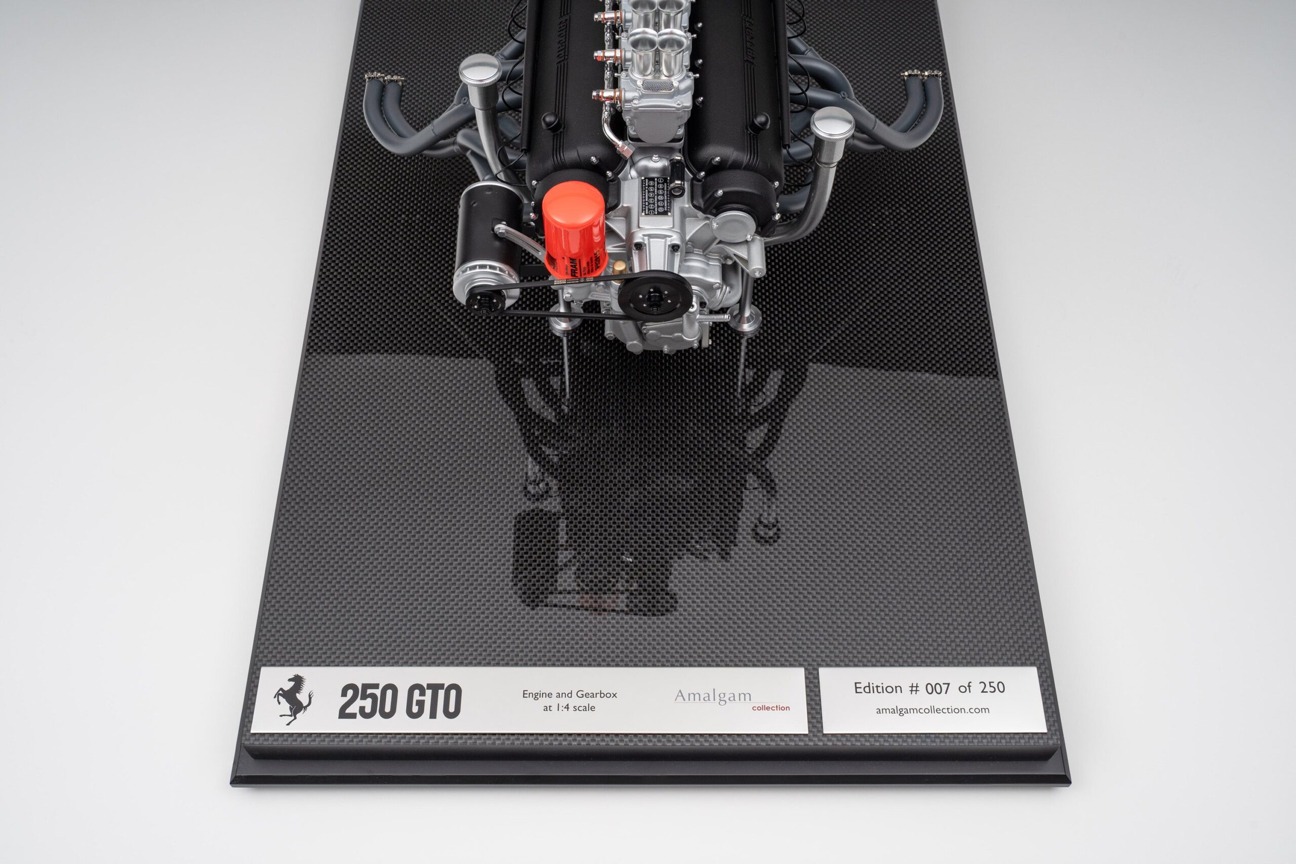 Amalgam Ferrari 250 GTO V12 Motor und Getriebe | 1:4 - Imagen 20
