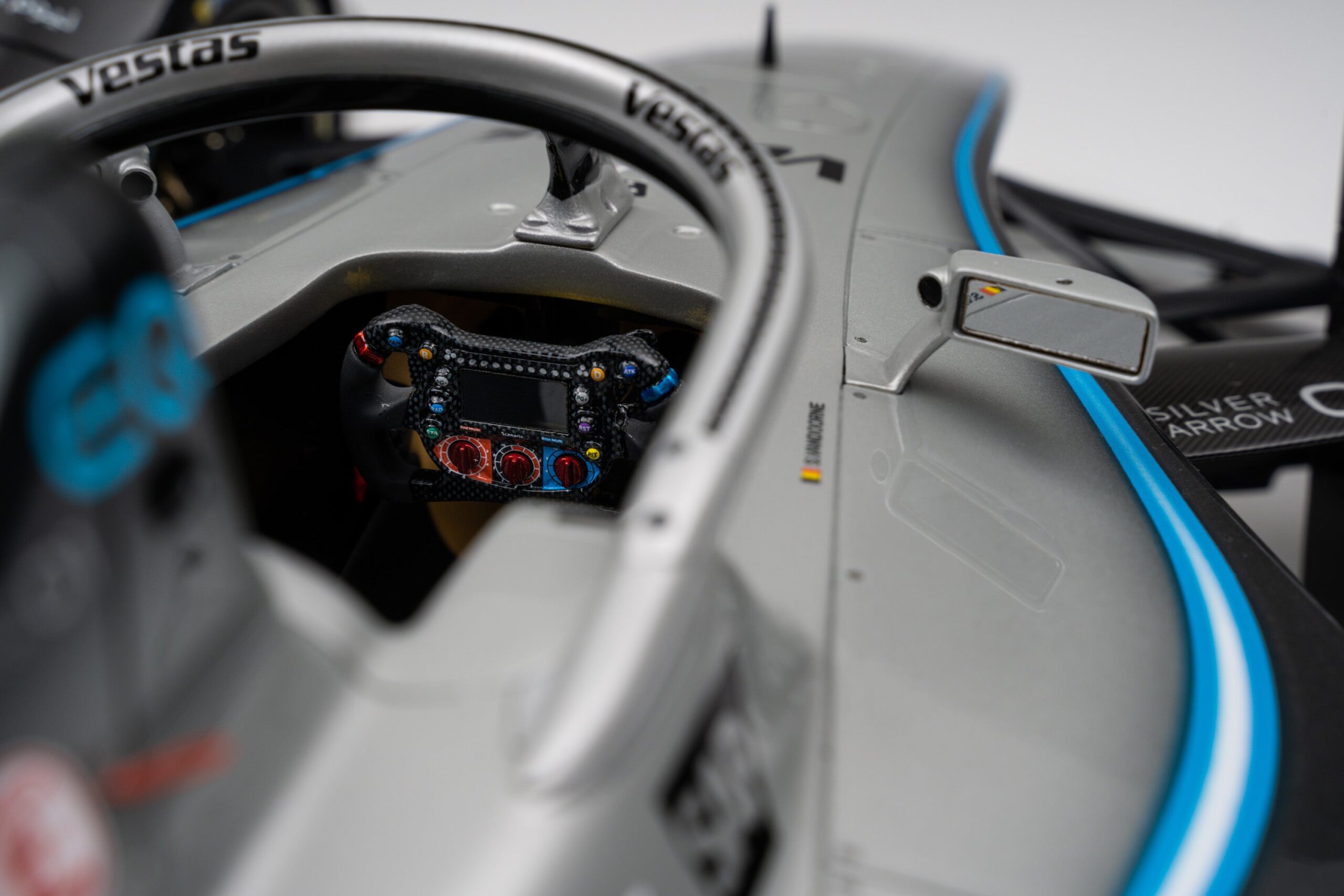 Amalgam Mercedes-Benz EQ Silver Arrow 01 Gen2 Season 6 (2019) - Silber | 1:8 – Bild 4