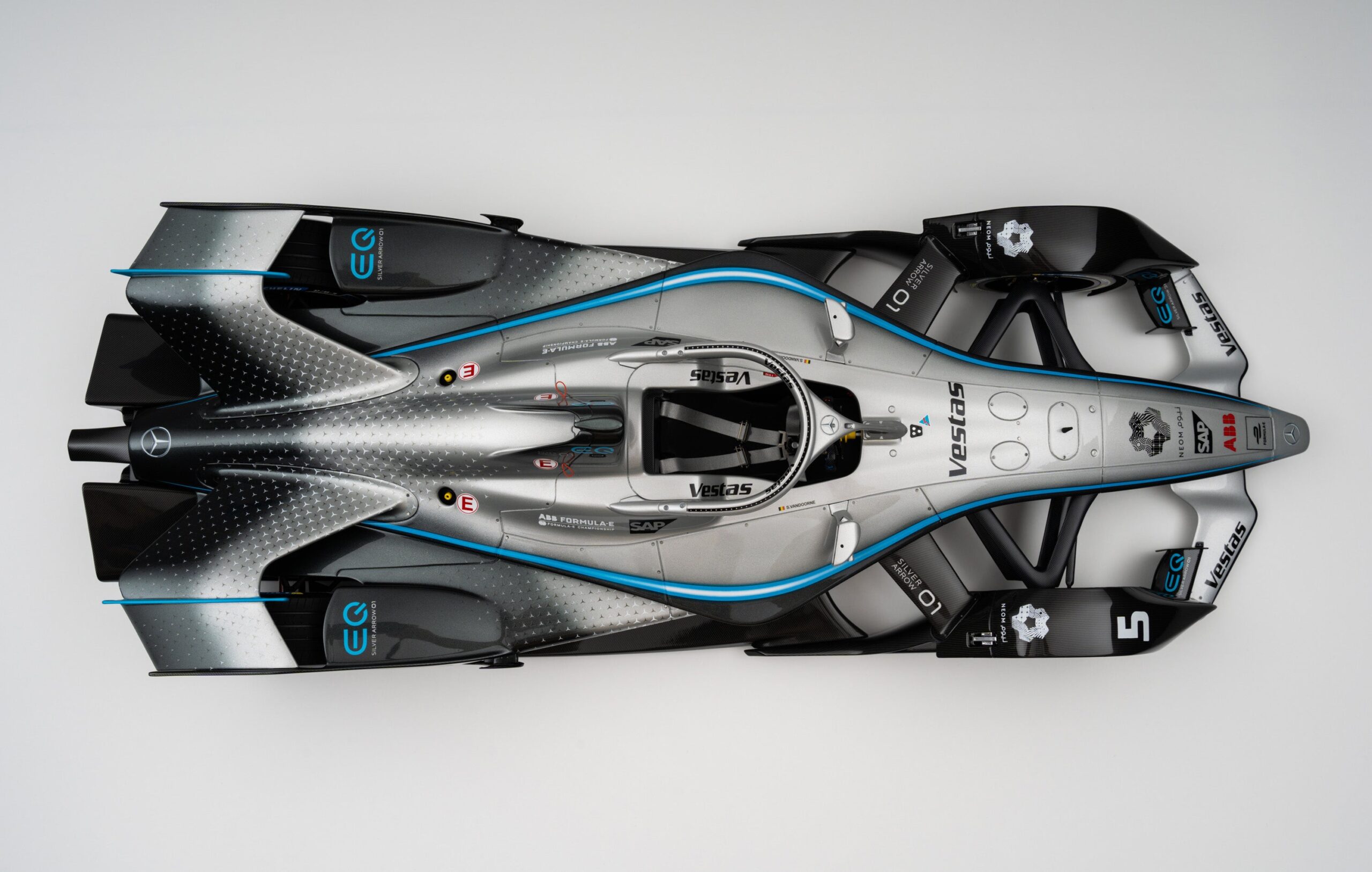 Amalgam Mercedes-Benz EQ Silver Arrow 01 Gen2 Season 6 (2019) - Silber | 1:8 – Bild 7