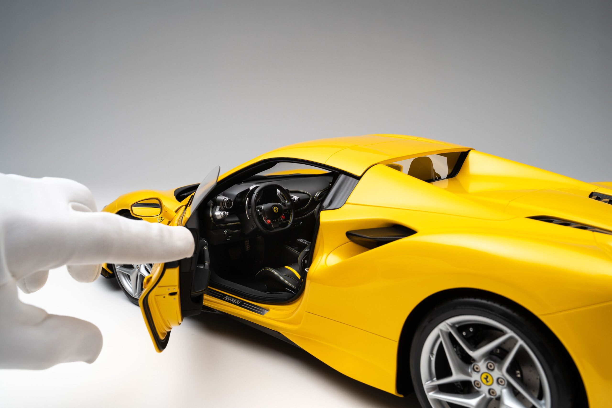 Amalgam Ferrari F8 Spider (2019) | 1:8 - 画像3