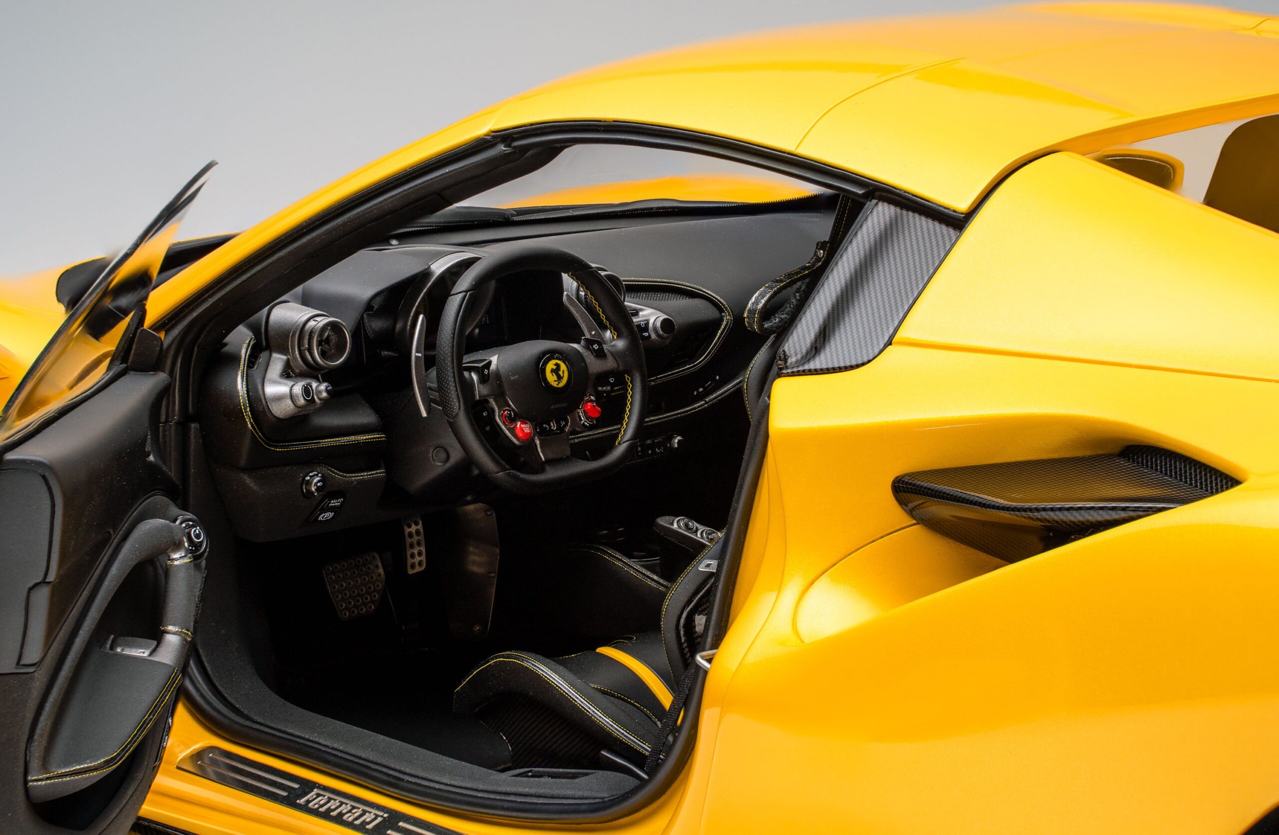 Amalgam Ferrari F8 Spider (2019) | 1:8 - 画像4
