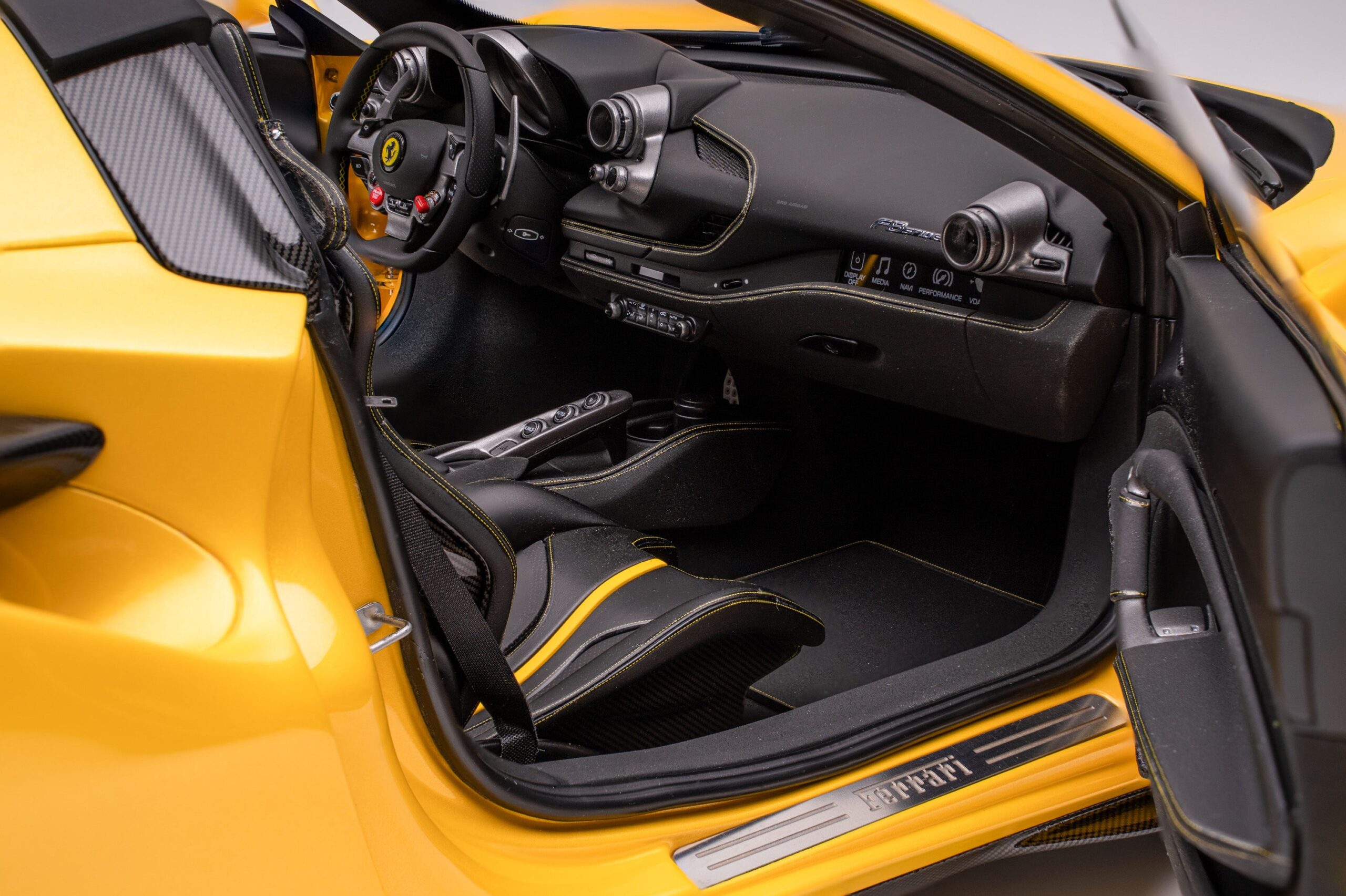 Amalgam Ferrari F8 Spider (2019) | 1:8 - 画像13