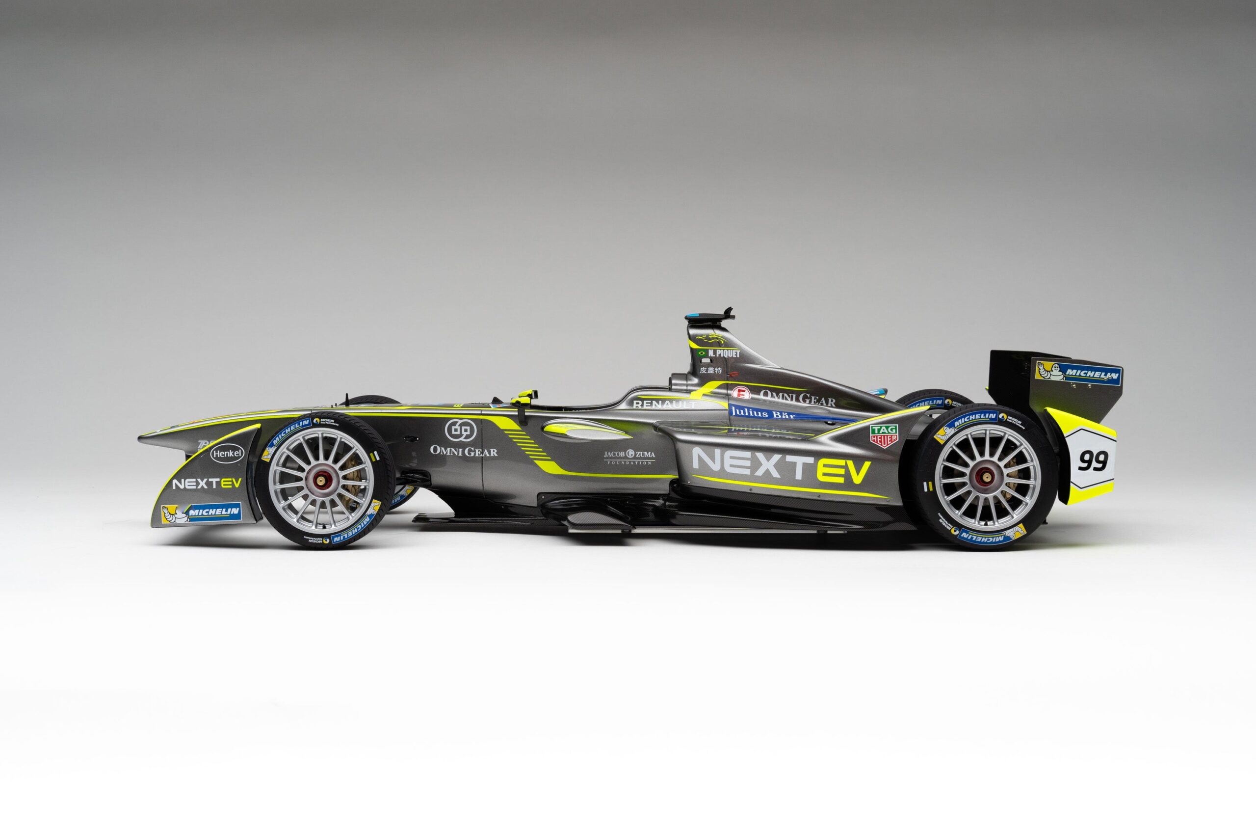 Amalgam Spark-Renault SRT_01E NEXTEV TCR - 2015 London ePrix - Piquet Jr. | 1:8 – Bild 13