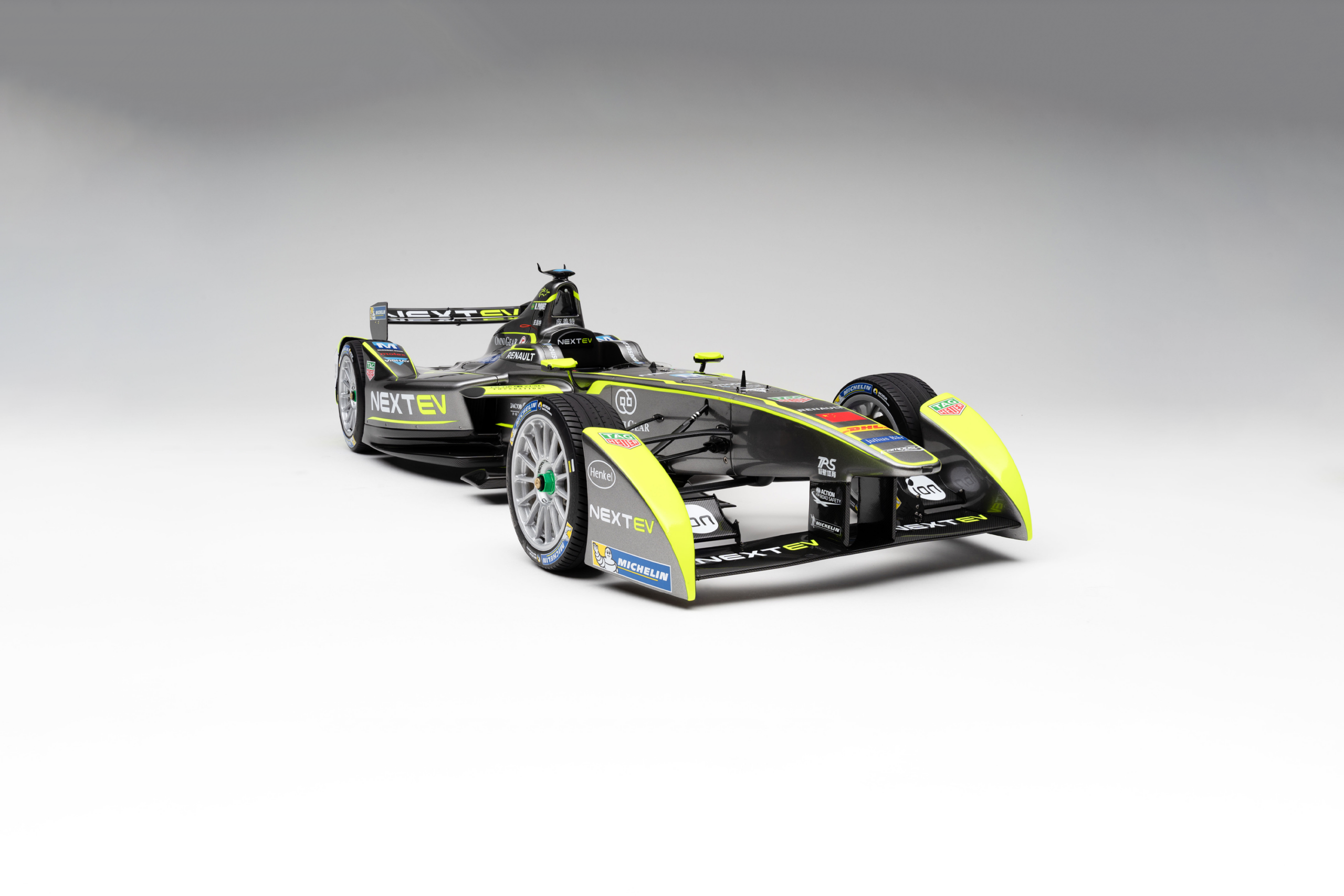 Amalgam Spark-Renault SRT_01E NEXTEV TCR - 2015 London ePrix - Piquet Jr. | 1:8 – Bild 2