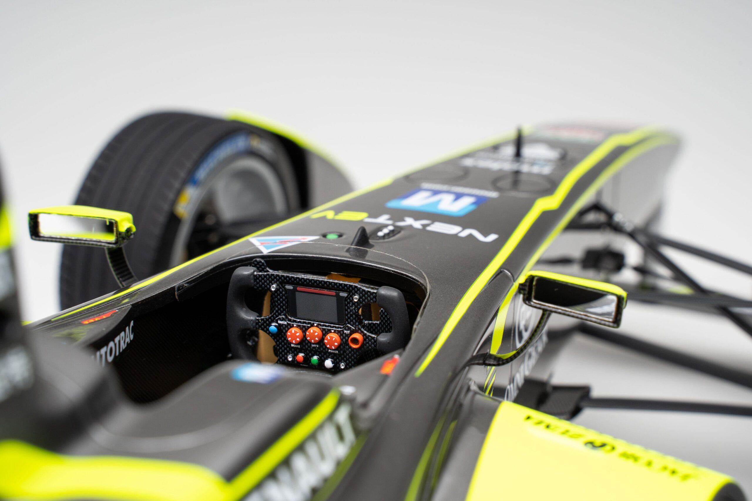 Amalgam Spark-Renault SRT_01E NEXTEV TCR - 2015 London ePrix - Piquet Jr. | 1:8 – Bild 7