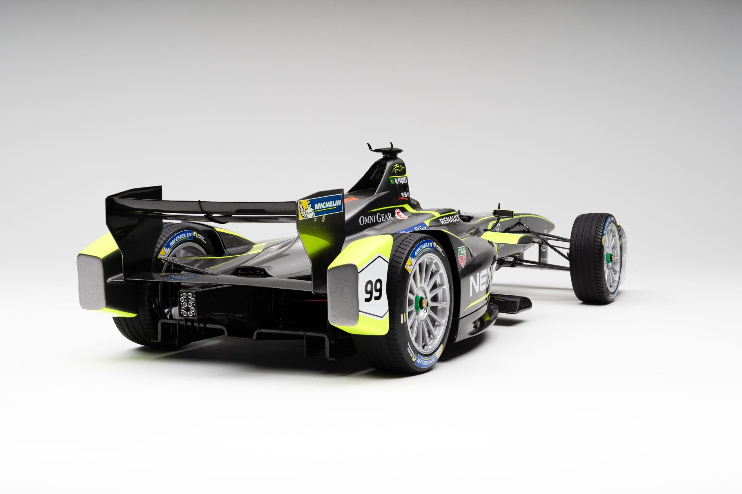 Amalgam Spark-Renault SRT_01E NEXTEV TCR - 2015 London ePrix - Piquet Jr. | 1:8 – Bild 10