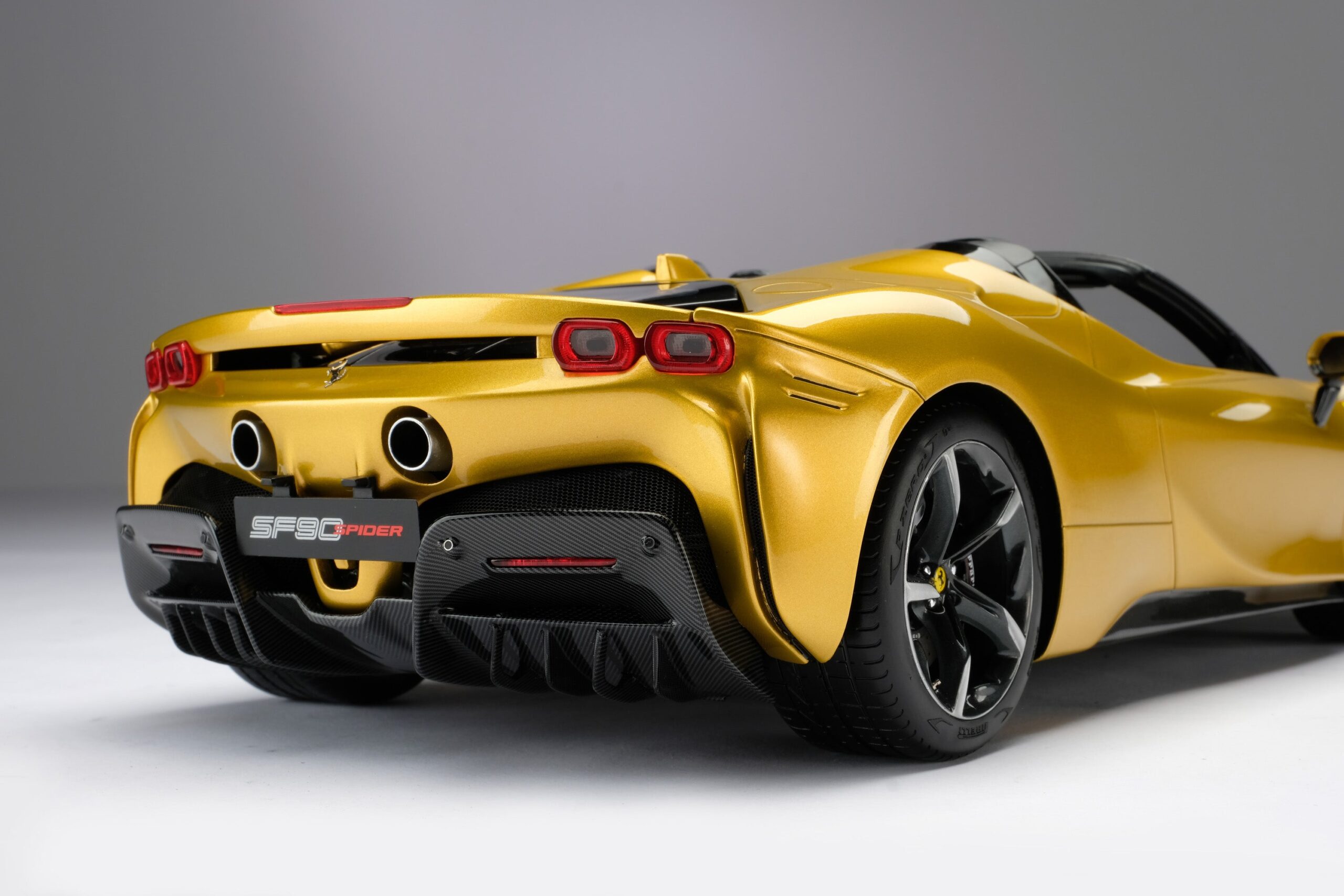 Amalgam Ferrari SF90 Spider | 1:12 – Bild 16