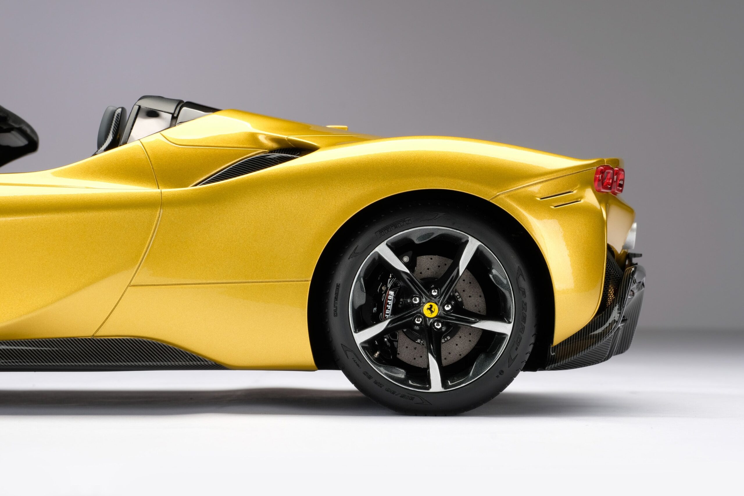 Amalgam Ferrari SF90 Spider | 1:12 – Bild 10