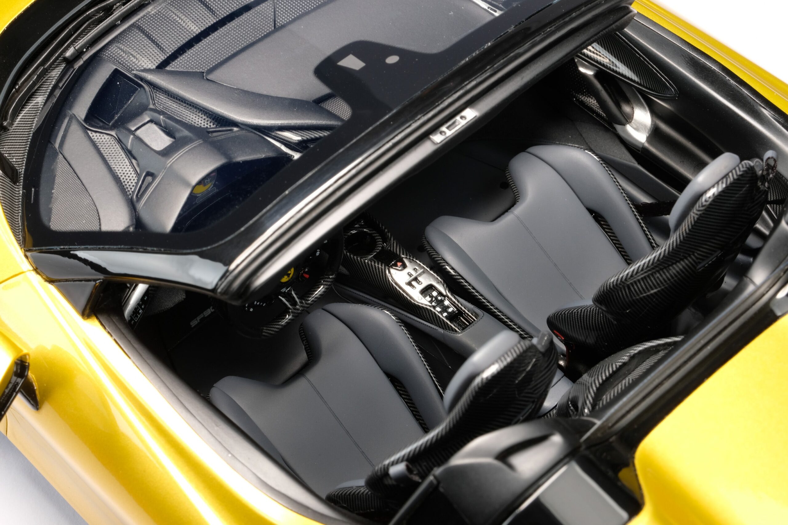 Amalgam Ferrari SF90 Spider | 1:12 – Bild 13