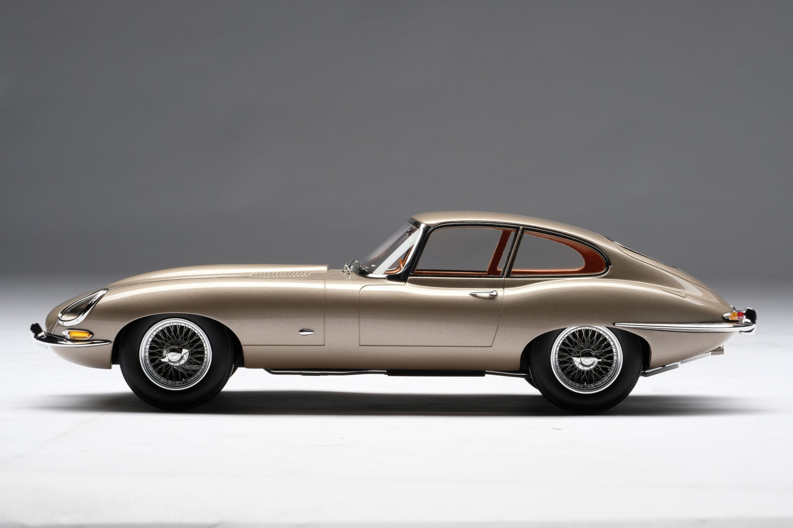 Amalgam Jaguar E-type Coupe | 1:18 – Bild 8