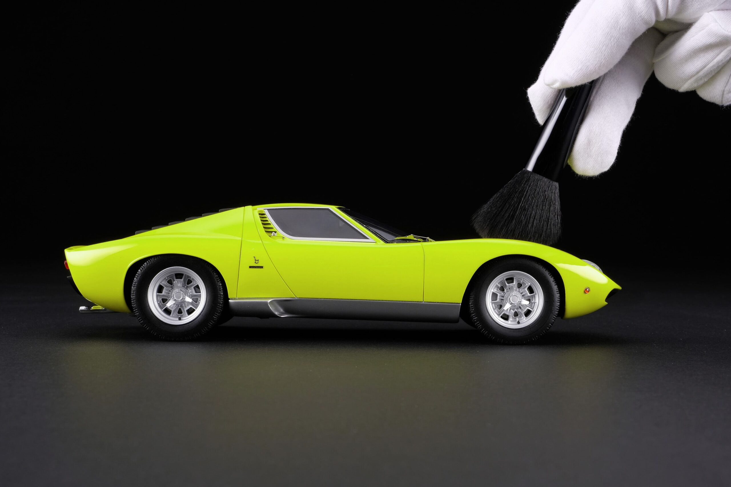 Amalgam Lamborghini Miura P400 SV | 1:18 – Bild 3