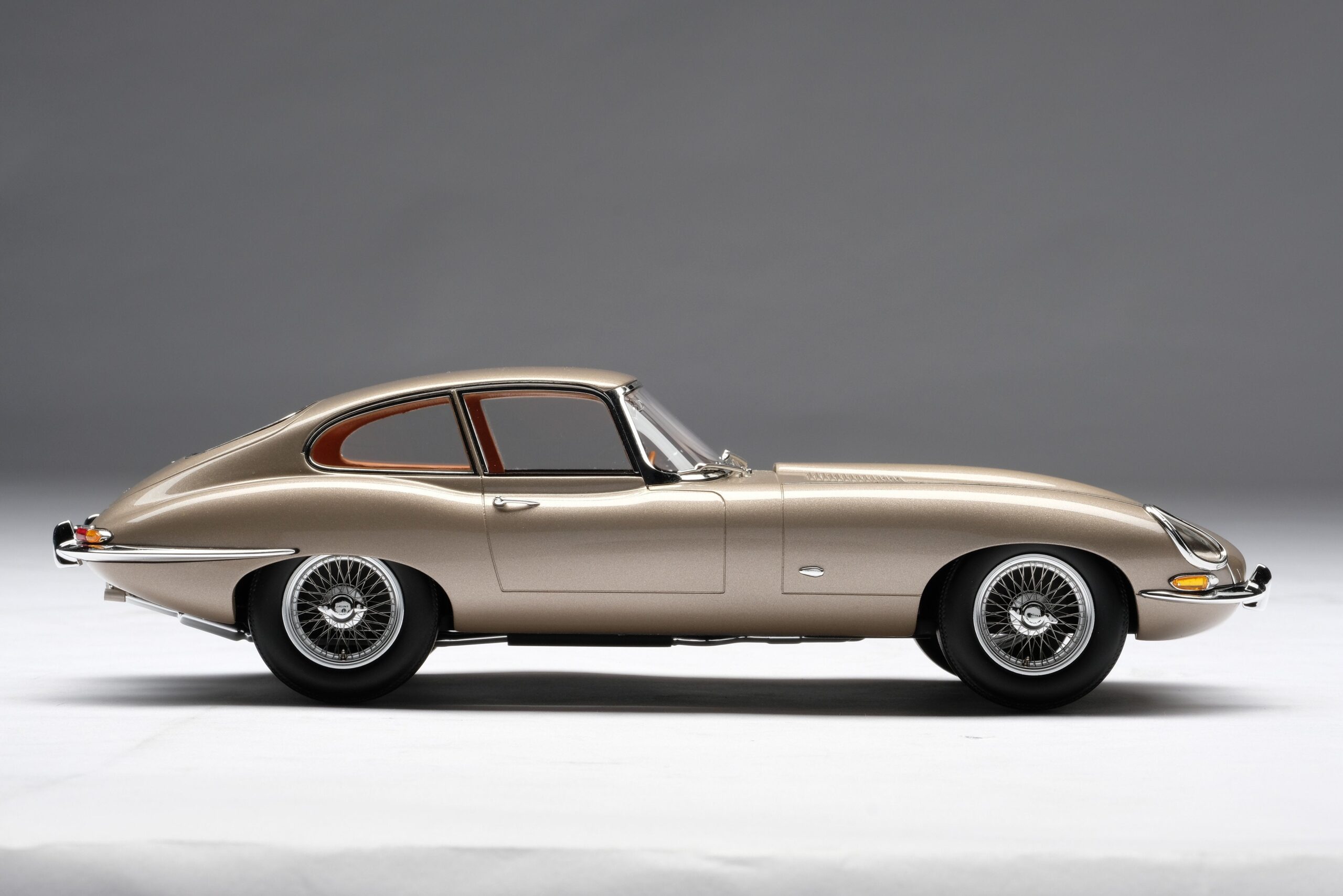 Amalgam Jaguar E-type Coupe | 1:18 – Bild 7