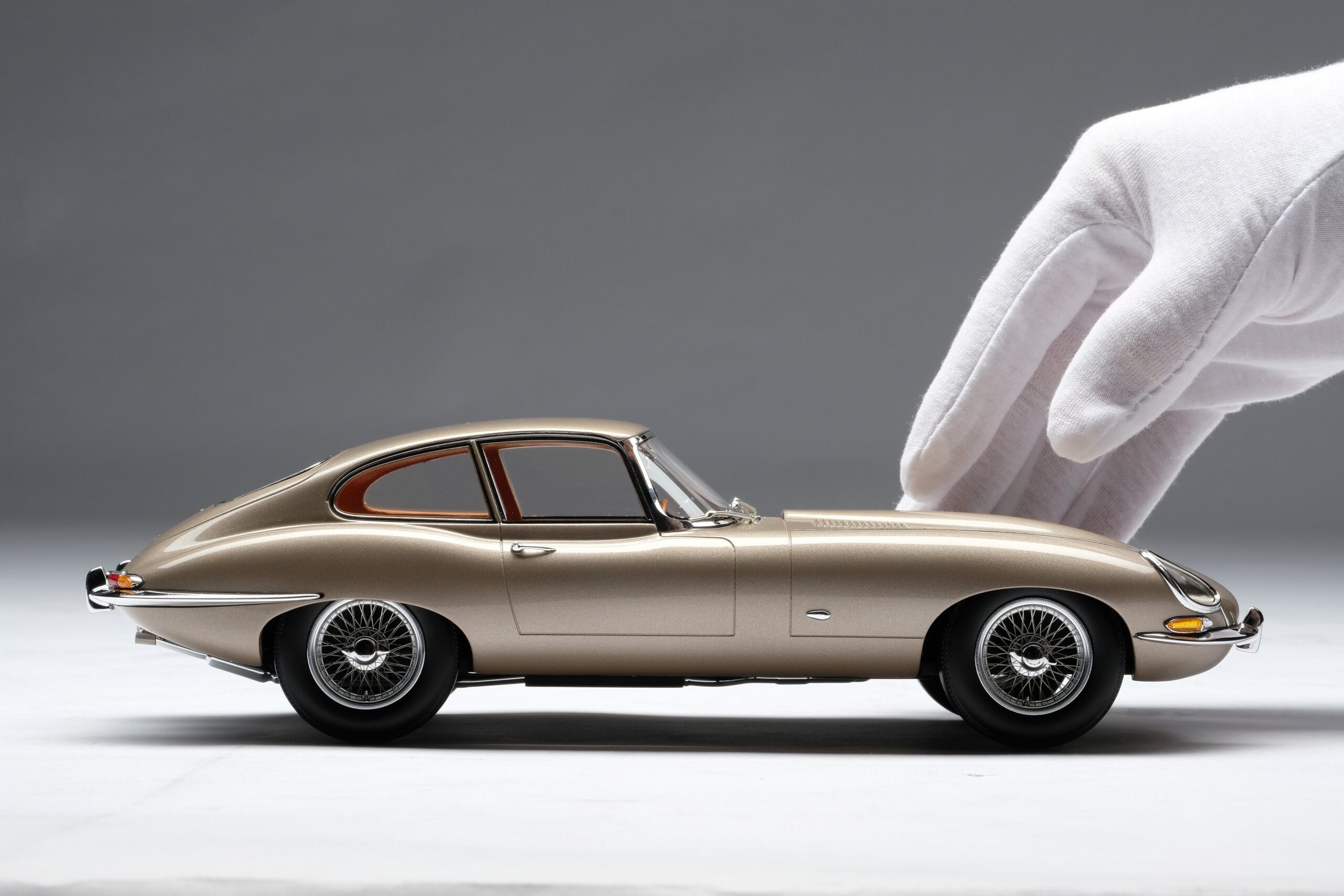 Amalgam Jaguar E-type Coupe | 1:18 – Bild 3