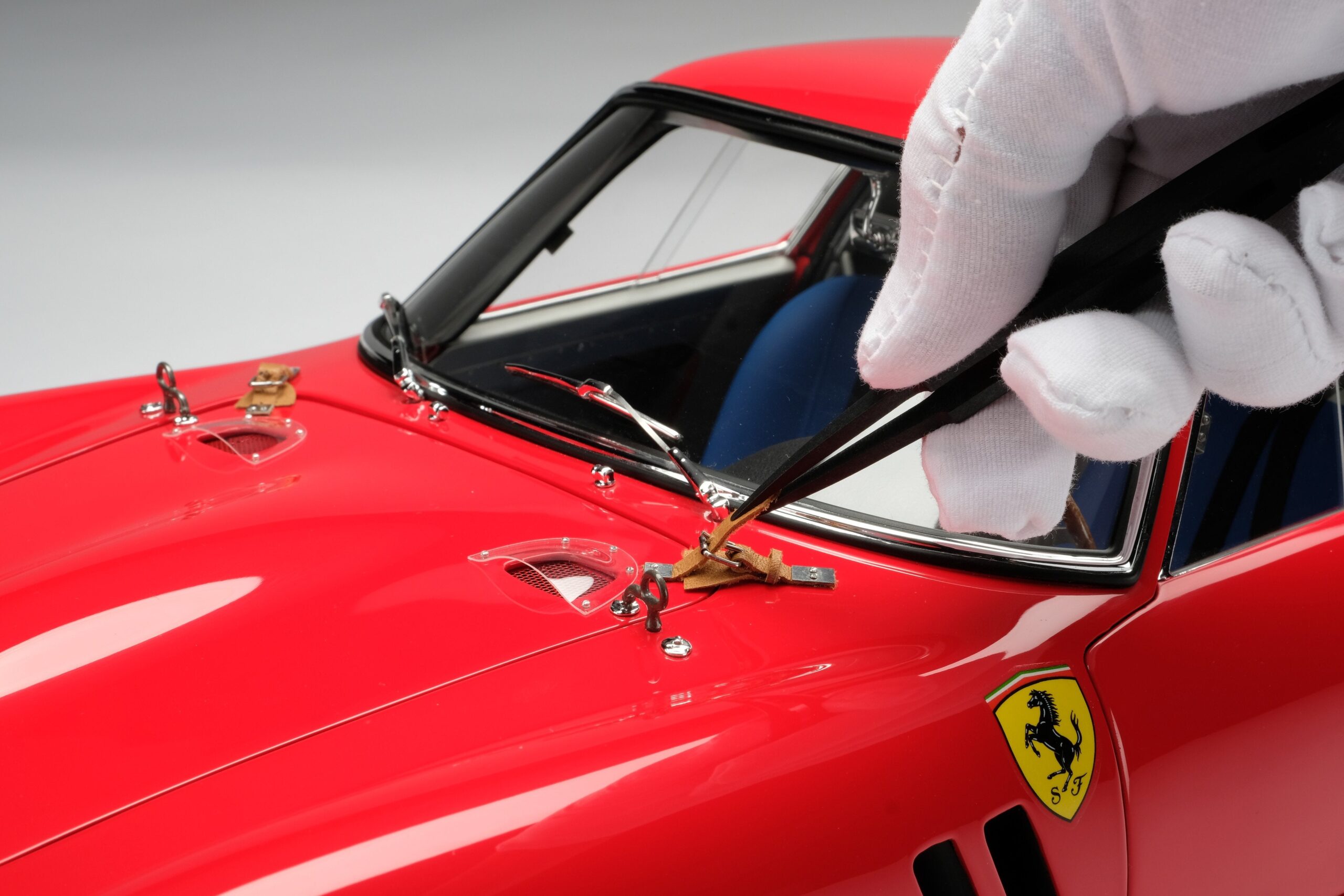 Amalgam Ferrari 250 GTO Road Specification (1962) - Rot | 1:8 - Image 6