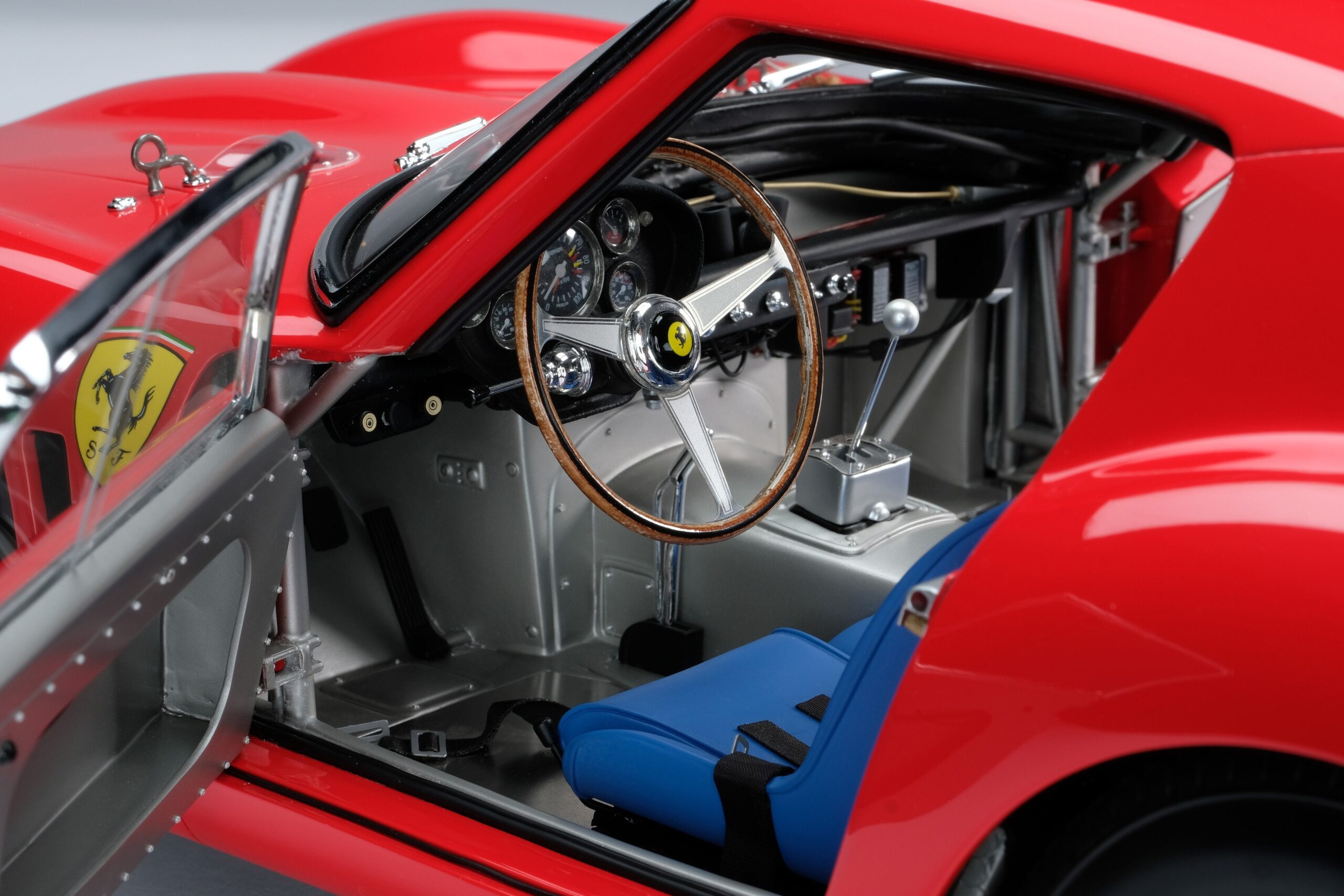 Amalgam Ferrari 250 GTO Road Specification (1962) - Rot | 1:8 - Image 7