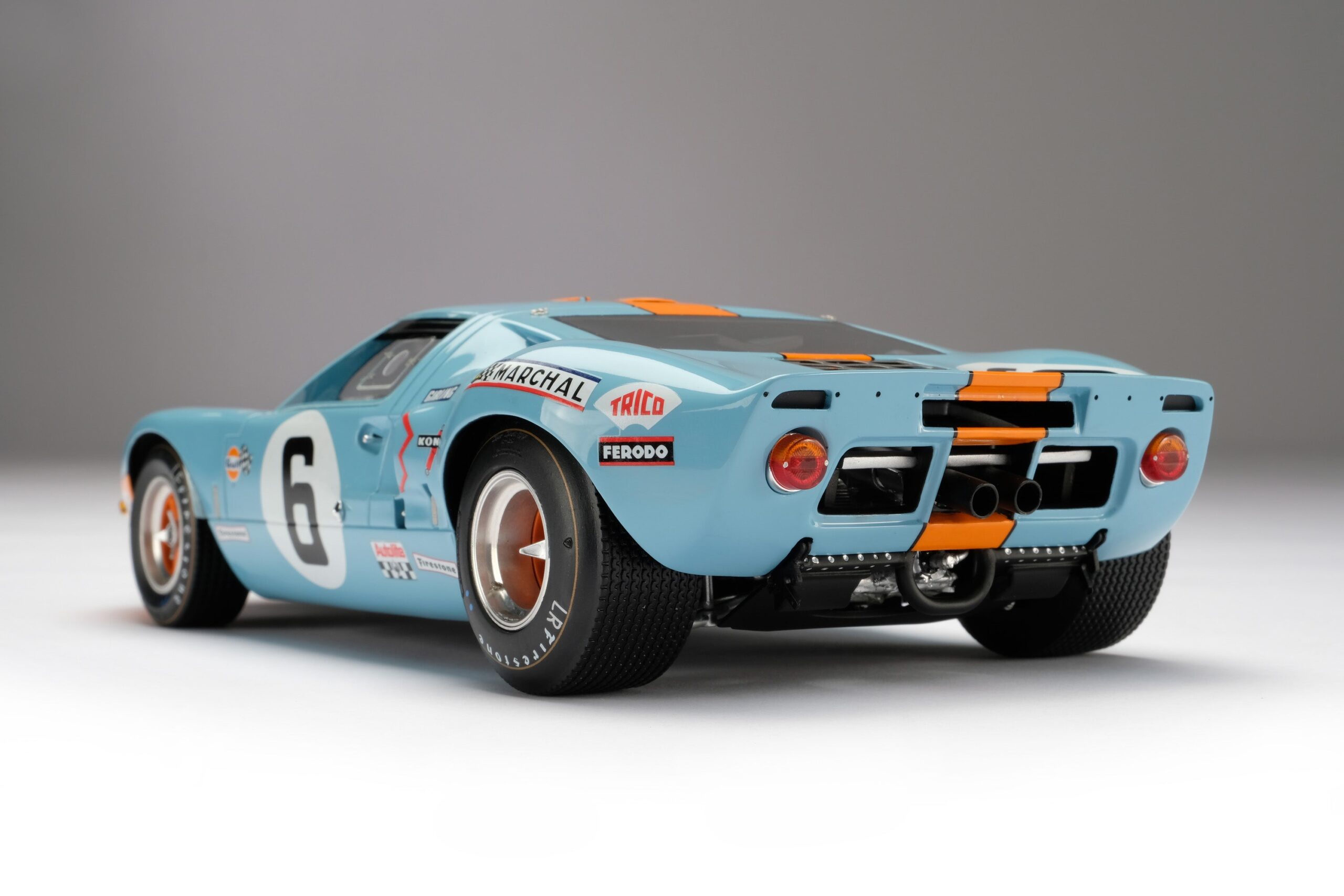 Amalgam Ford GT40 1969 Le Mans Winner - Hellblau/Orange | 1:18 – Bild 9