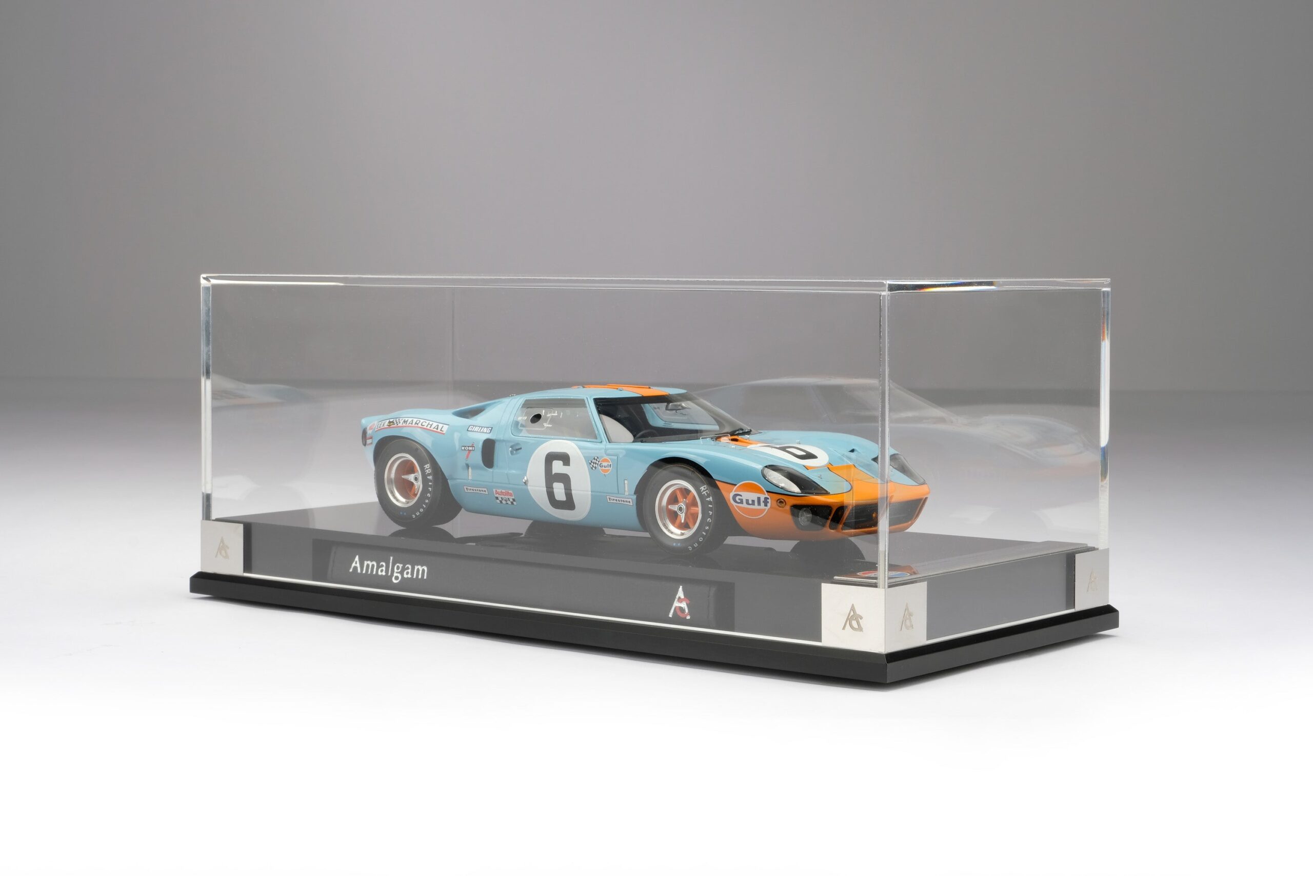 Amalgam Ford GT40 1969 Le Mans Winner - Hellblau/Orange | 1:18 – Bild 18