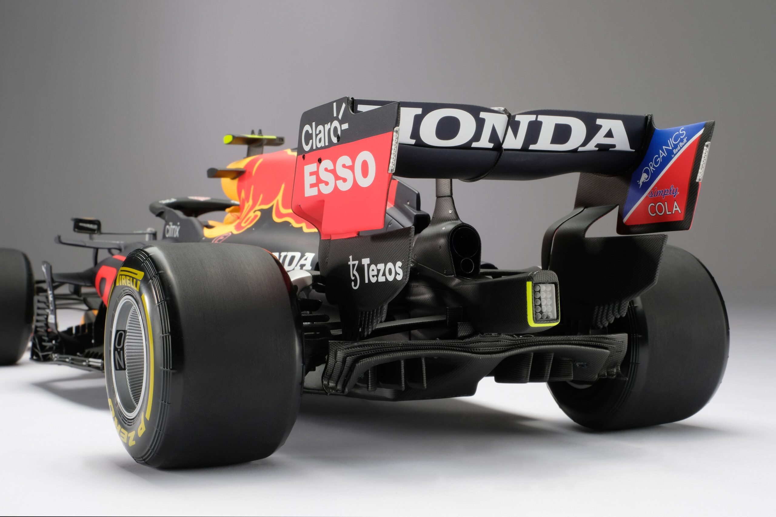 Amalgam Red Bull Racing Honda RB16B 2021 Abu Dhabi Grand Prix | 1:8 - Immagine 9