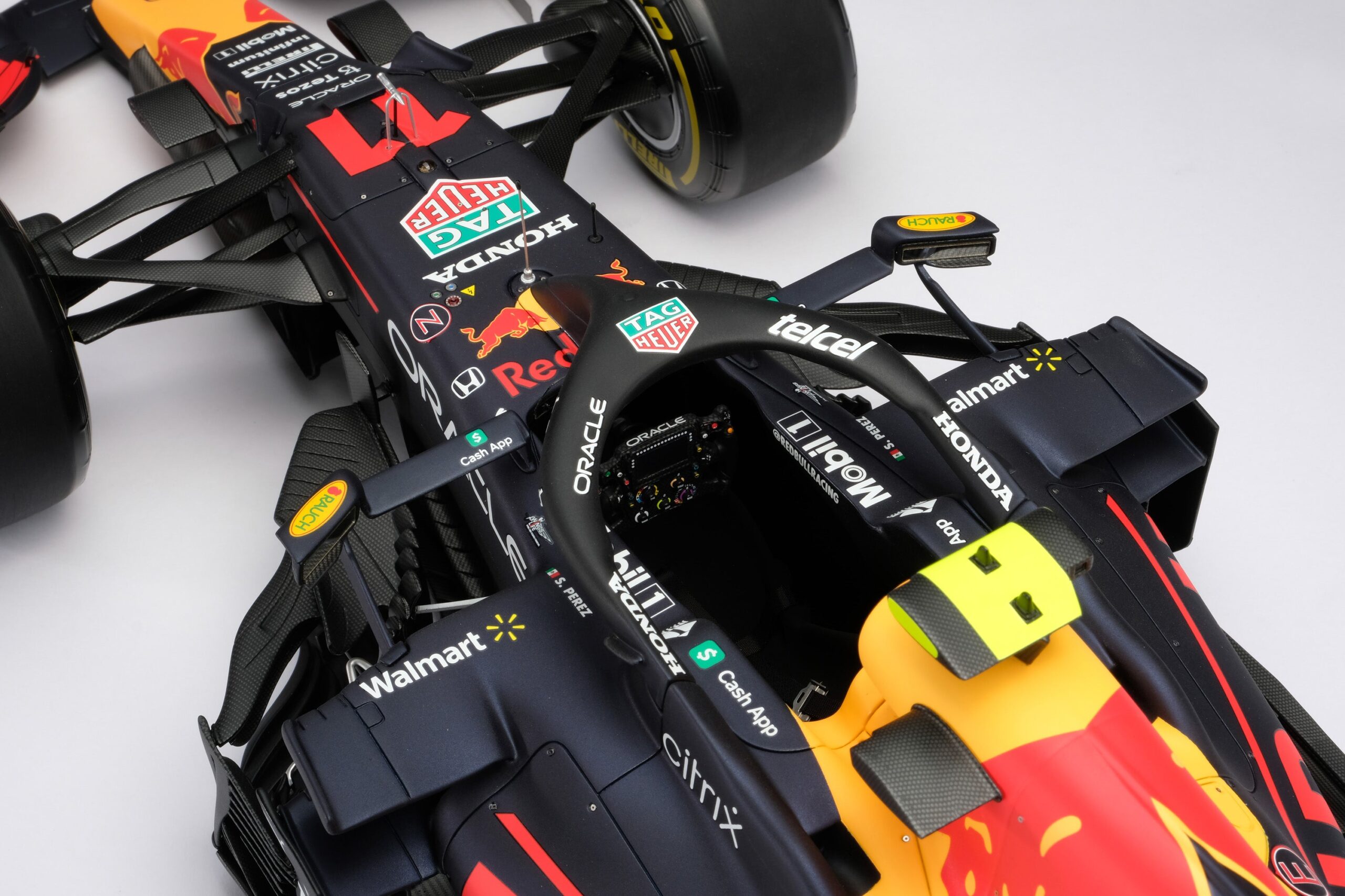 Amalgam Red Bull Racing Honda RB16B 2021 Abu Dhabi Grand Prix | 1:8 - Immagine 10