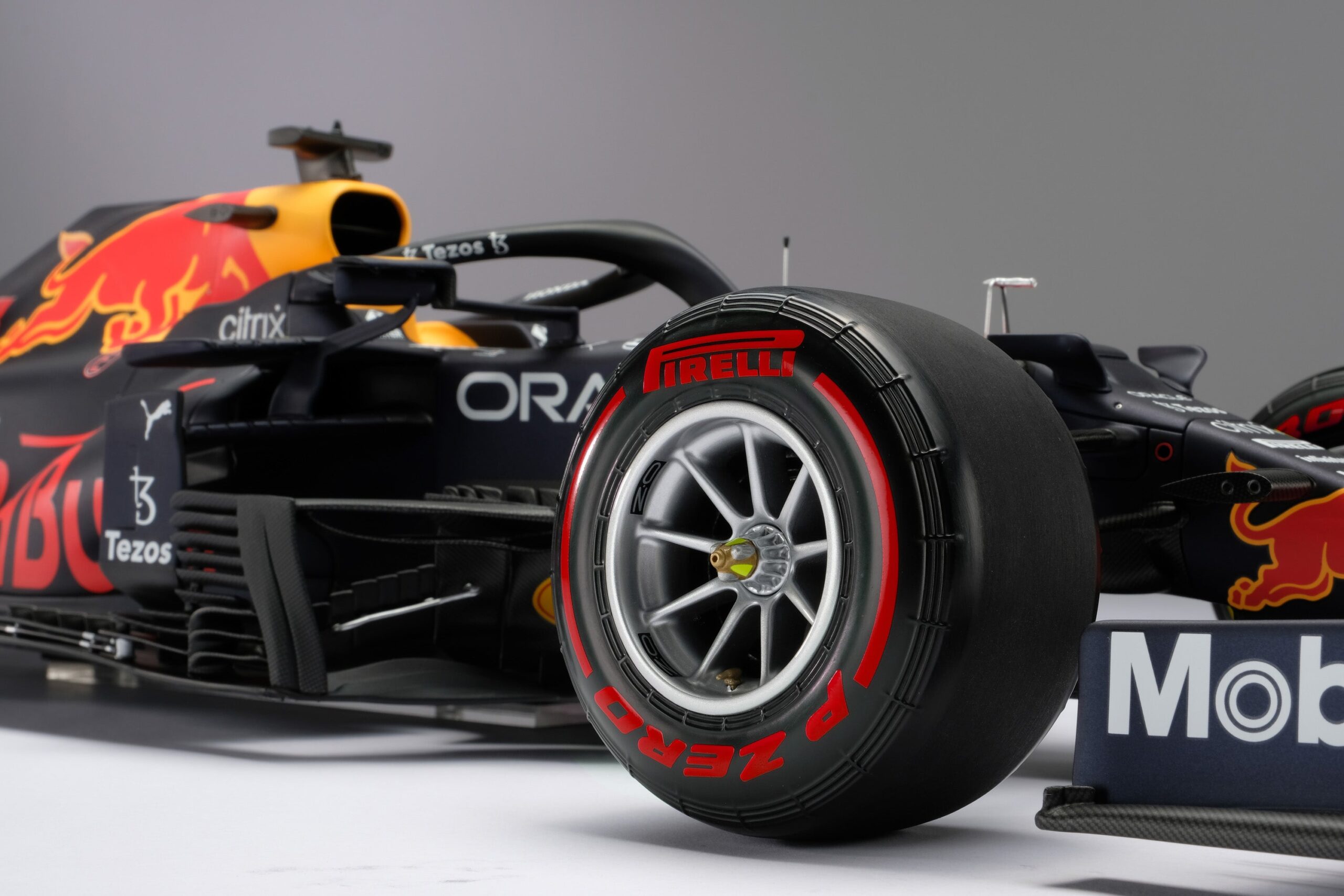 Amalgam Red Bull Racing Honda RB16B 2021 Abu Dhabi Grand Prix | 1:8 - Immagine 24