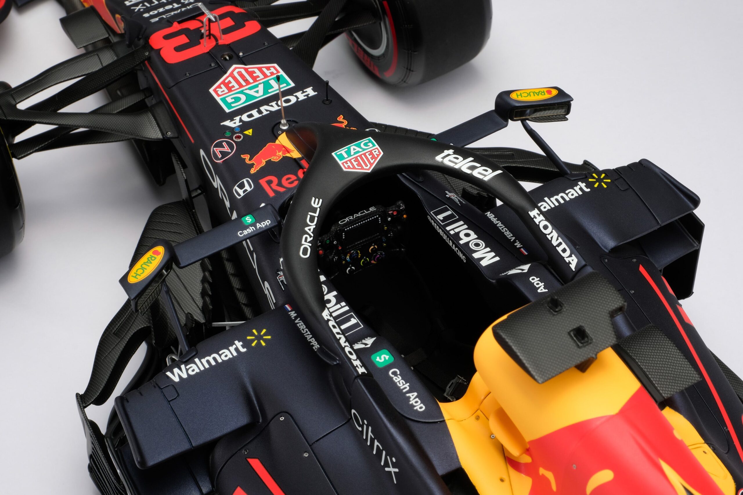 Amalgam Red Bull Racing Honda RB16B 2021 Abu Dhabi Grand Prix | 1:8 - Immagine 27
