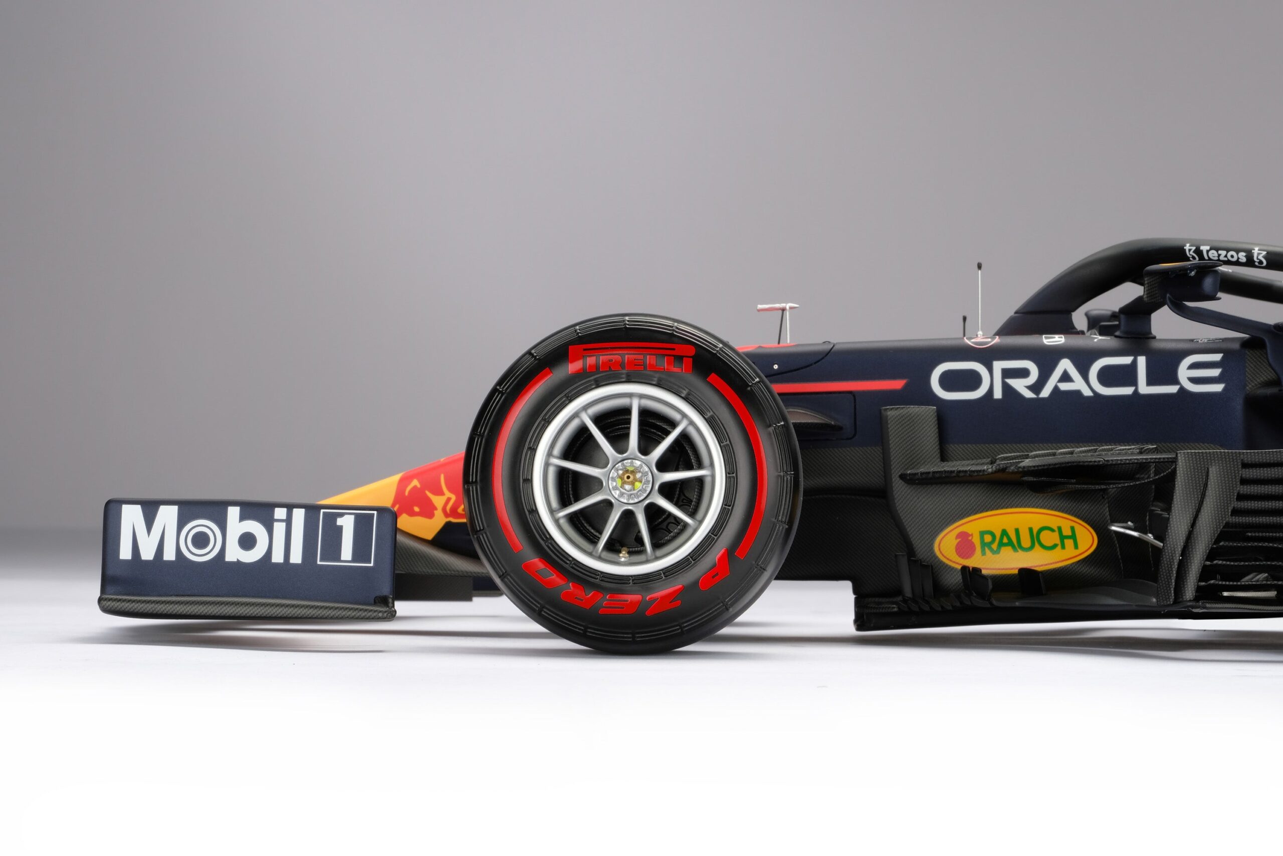 Amalgam Red Bull Racing Honda RB16B 2021 Abu Dhabi Grand Prix | 1:8 - Immagine 28