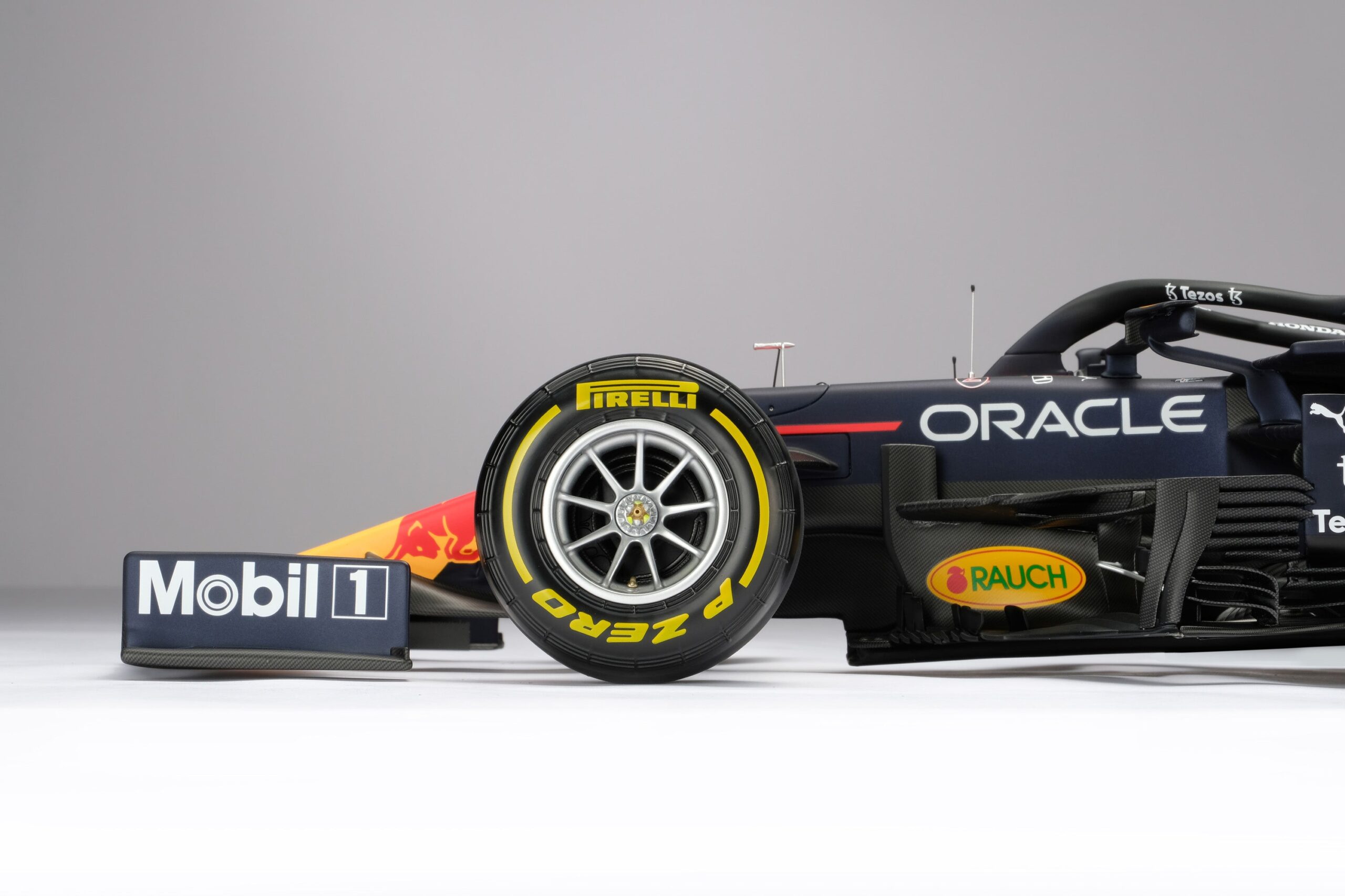 Amalgam Red Bull Racing Honda RB16B 2021 Abu Dhabi Grand Prix | 1:8 - Immagine 11