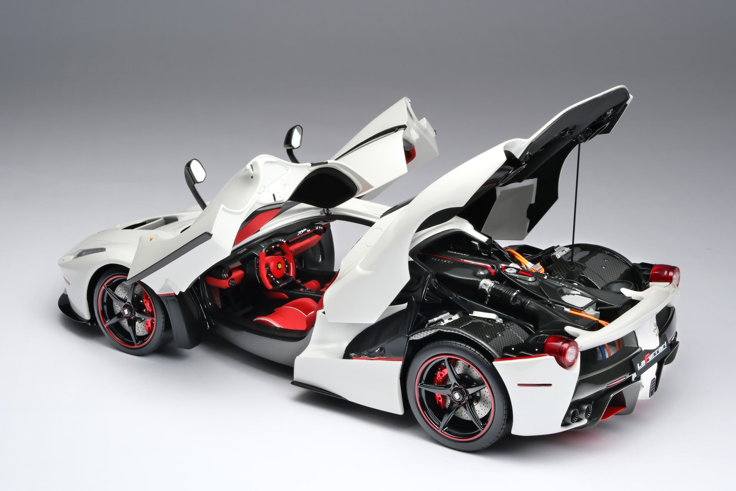 Amalgam Ferrari LaFerrari & LaFerrari Aperta Tailor Made | 1:8 - Image 13