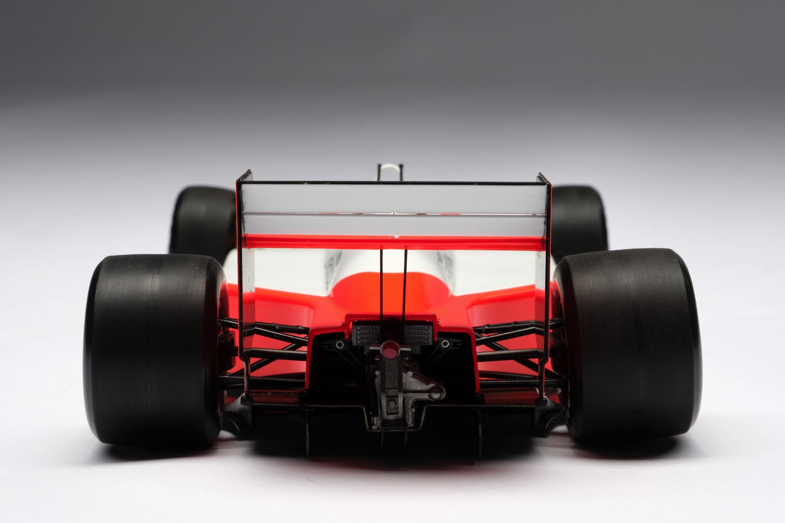 Amalgam McLaren MP4/4 1988 Japanese GP Ayrton Senna - Weiß / Rot | 1:18 - Image 5